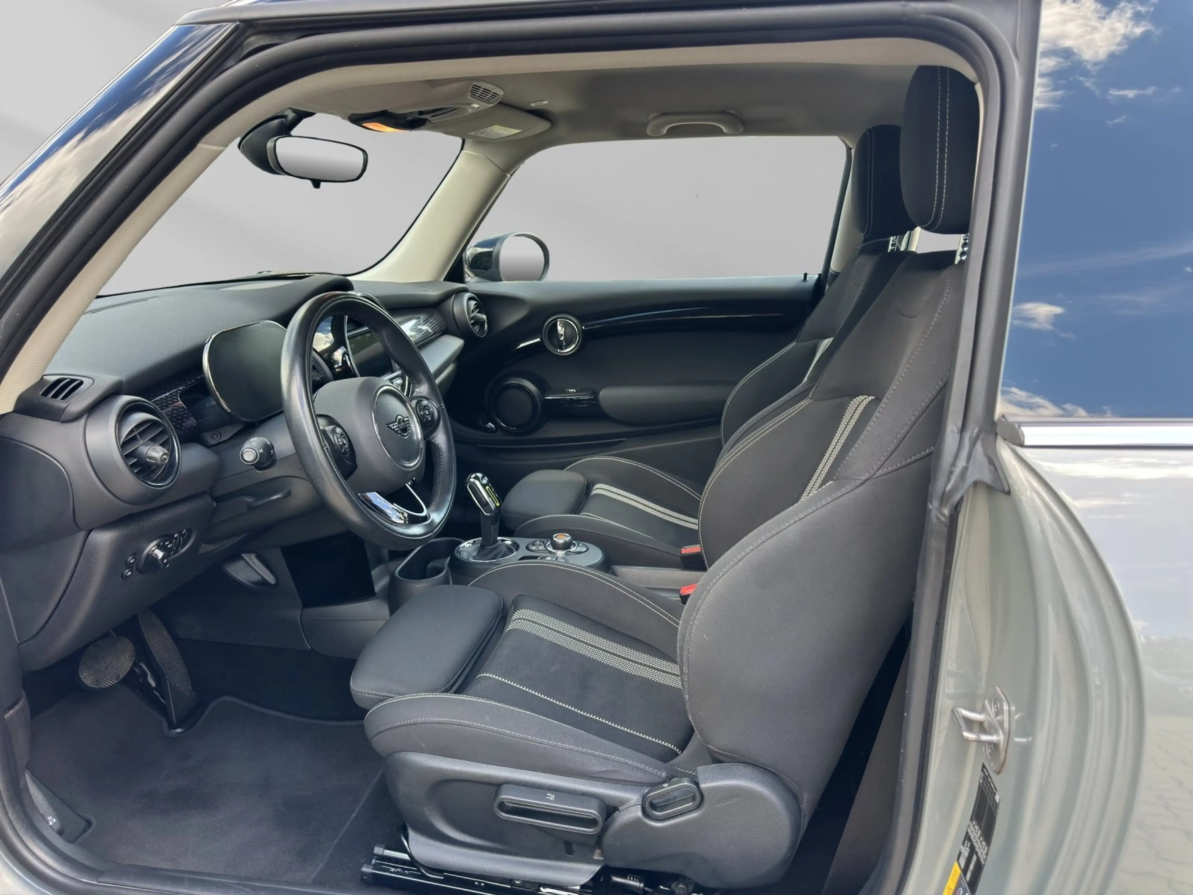 MINI Cooper SE Trim S LED Sportsitze DAB — photo 10