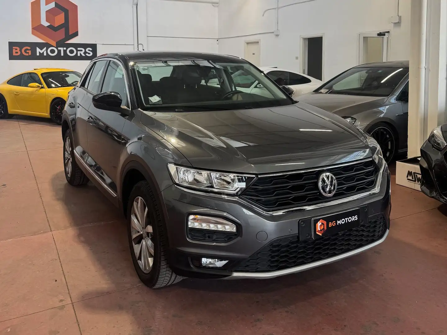 Volkswagen T-Roc T-Roc 1.0 tsi Advanced Grau - 1
