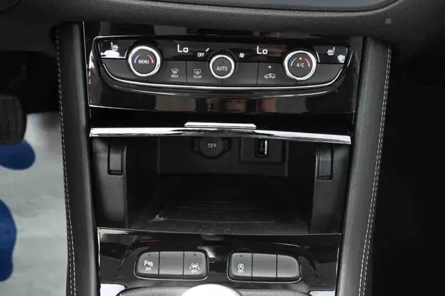 Opel Grandland view 14