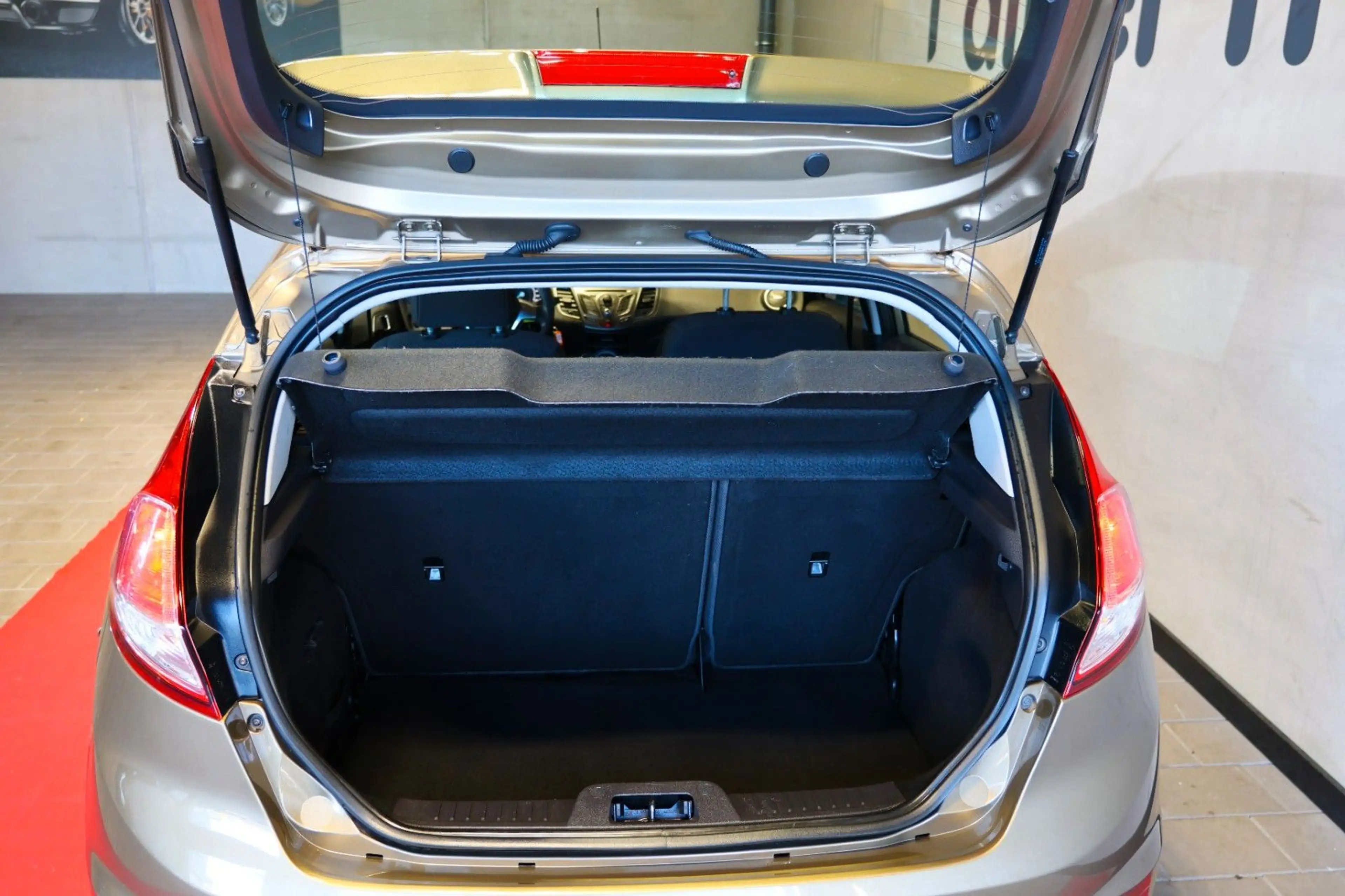 Ford Fiesta Sync Edition 1.HAND,KLIMA,HU/AU NEU,SPORT — photo 4