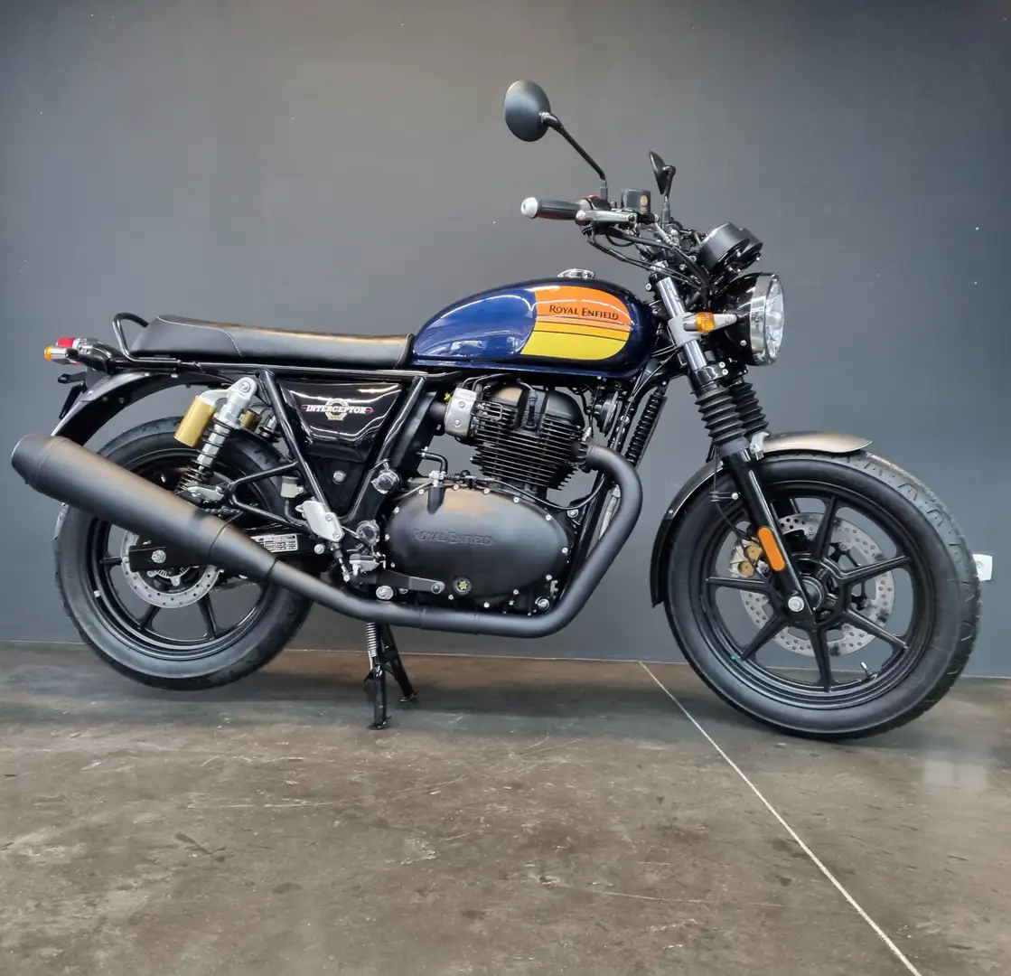Royal Enfield Interceptor - 1