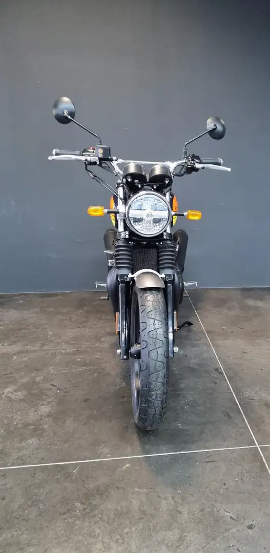 Royal Enfield Interceptor - 2