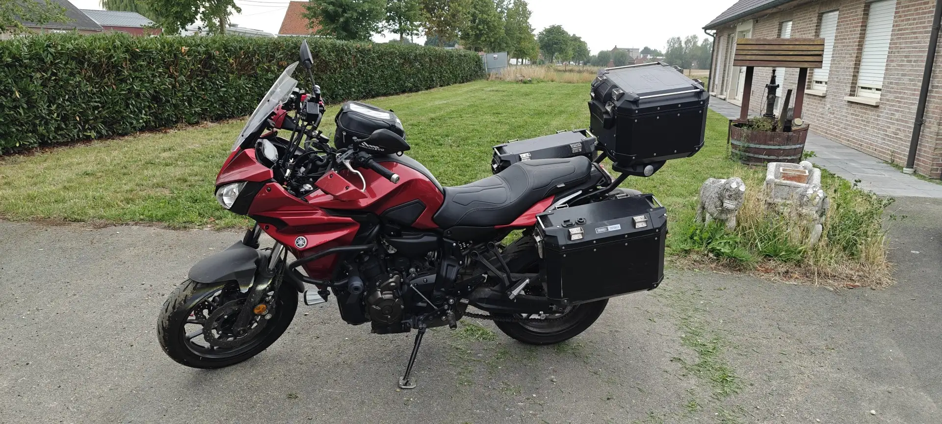 Yamaha Tracer 700 Roşu - 1