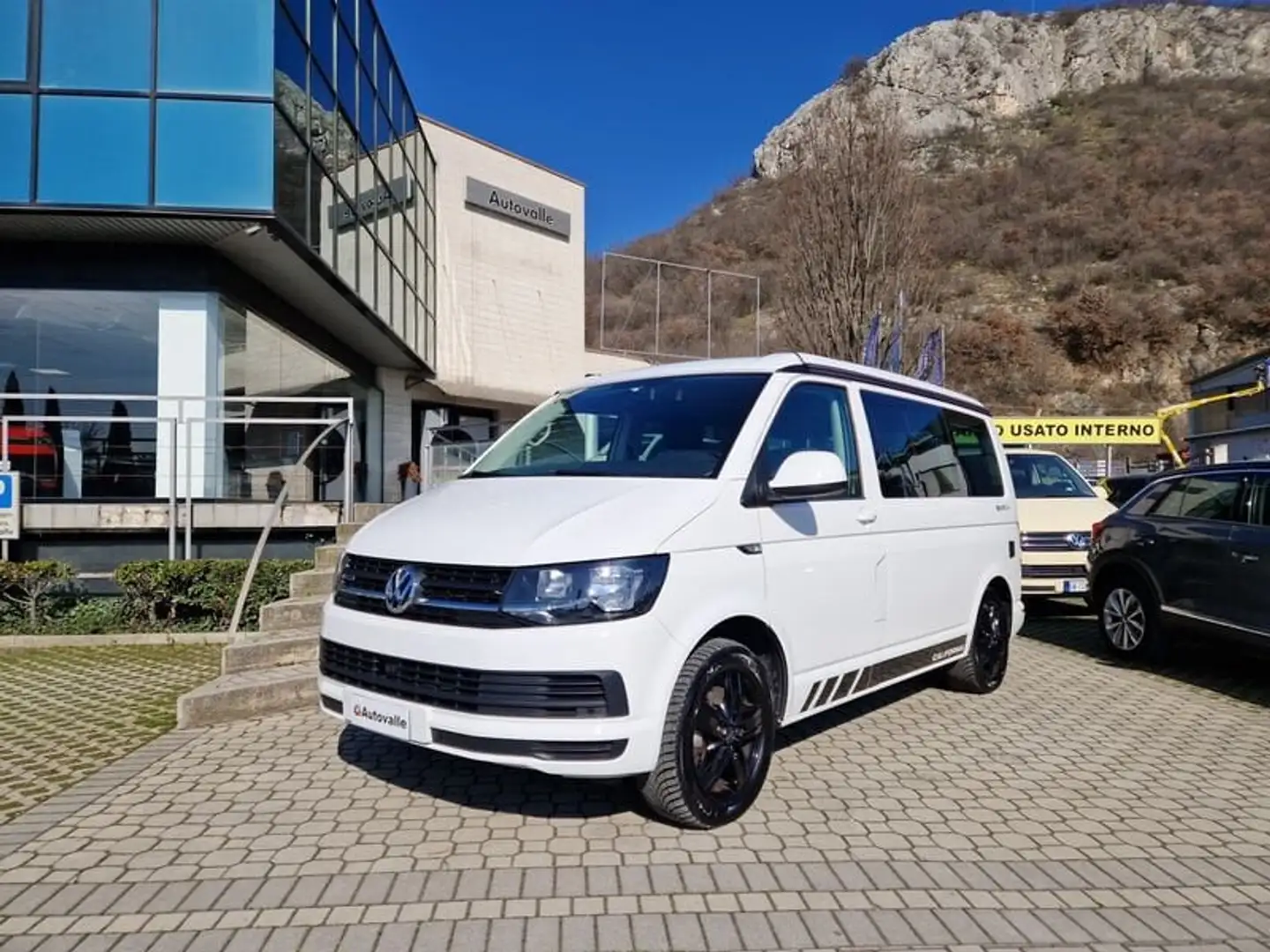 Volkswagen T6 California 2.0 TDI 150CV DSG 4Motion Beach Edition Белый - 1