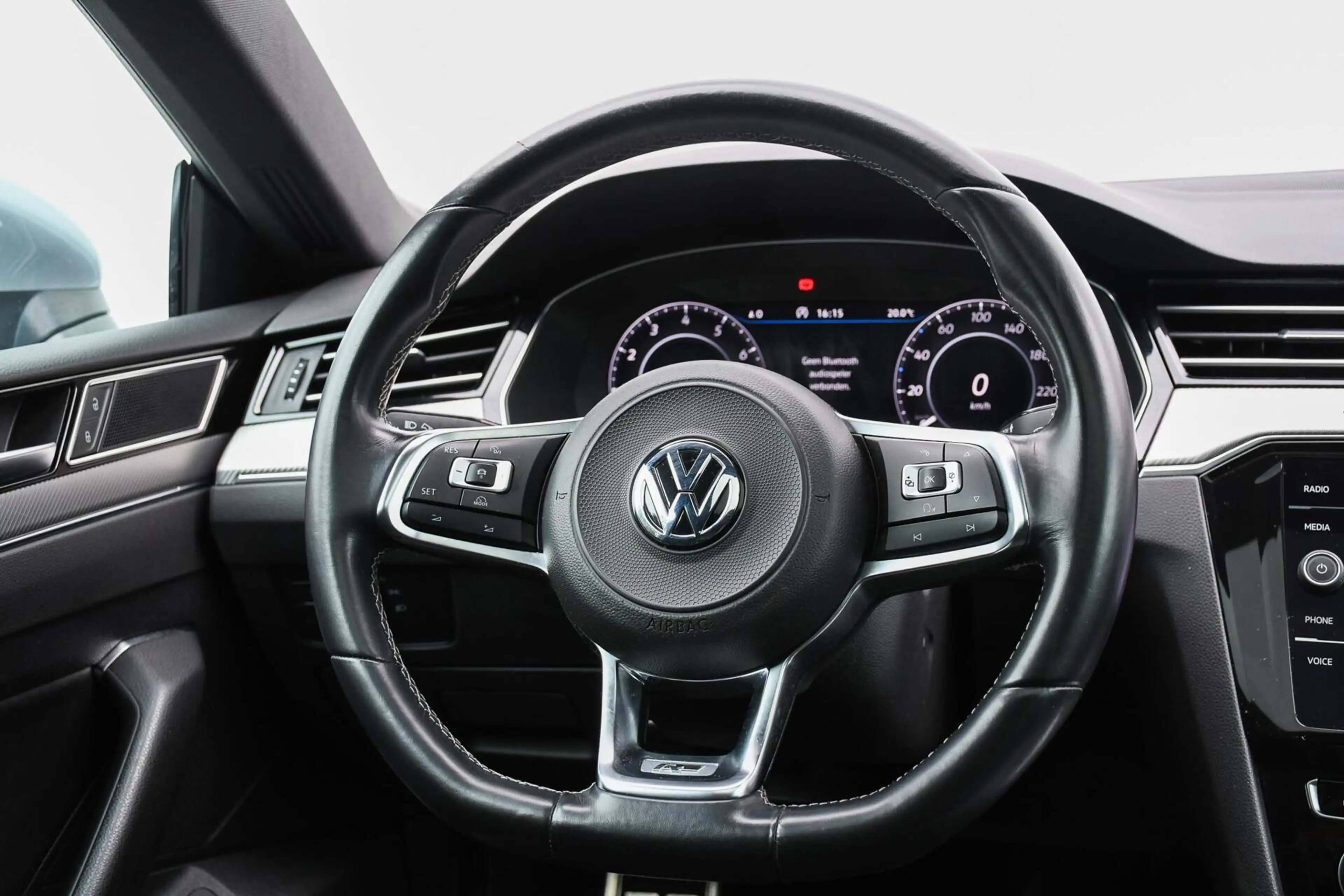 Volkswagen Arteon 1.5 TSI Business Panoramadak R-line Trekhaak — photo 11