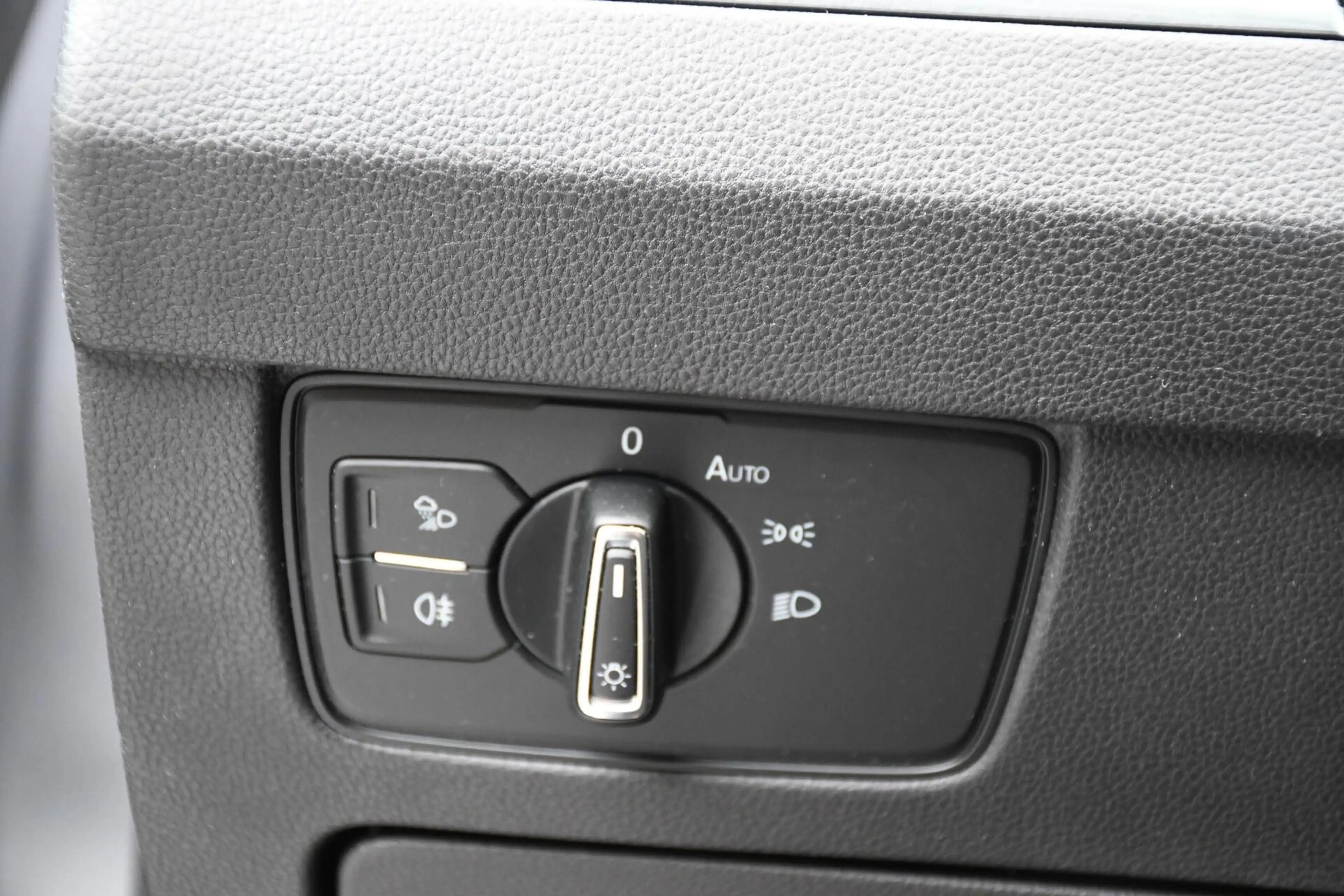 Volkswagen Arteon 1.5 TSI Business Panoramadak R-line Trekhaak — photo 29
