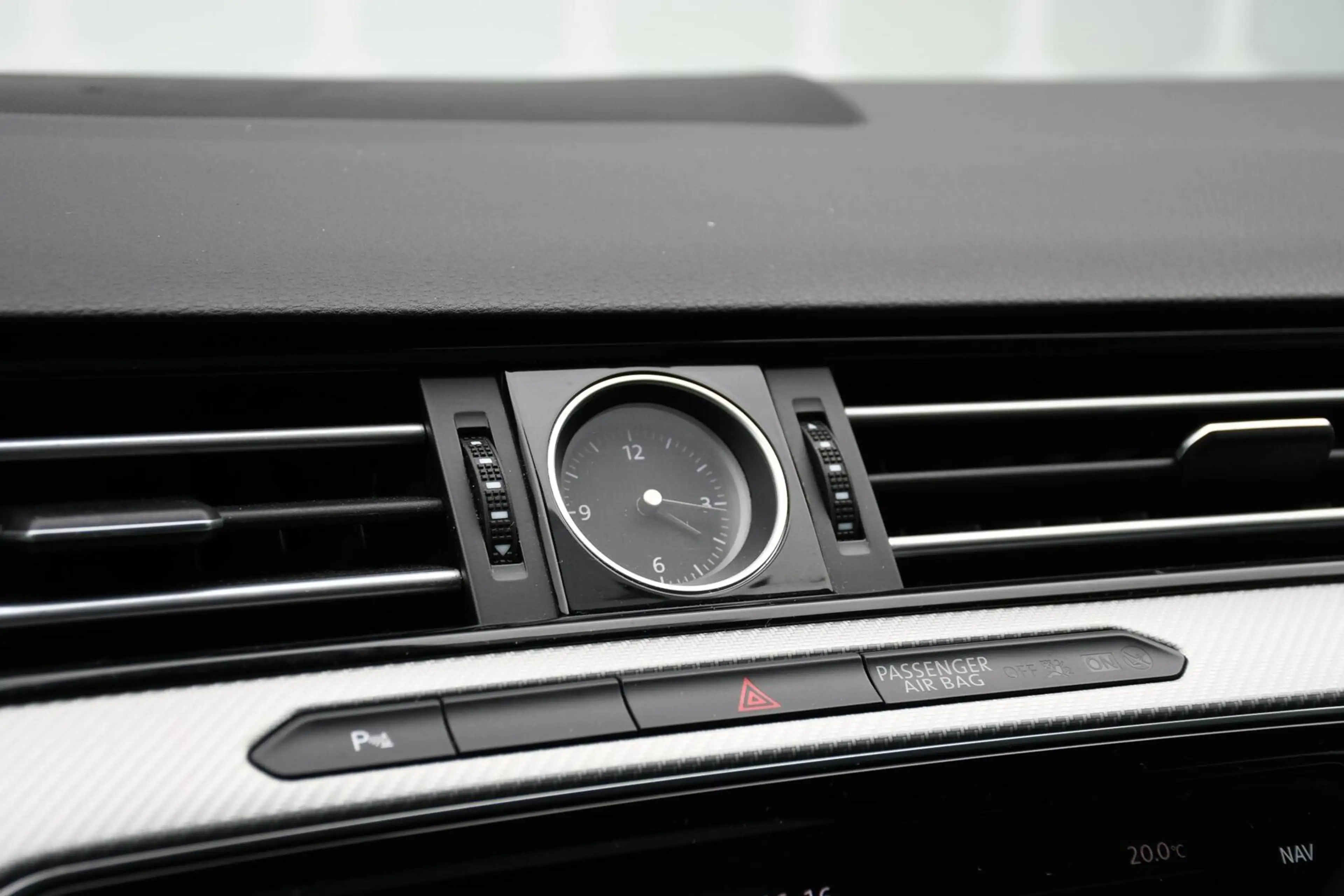 Volkswagen Arteon 1.5 TSI Business Panoramadak R-line Trekhaak — photo 26