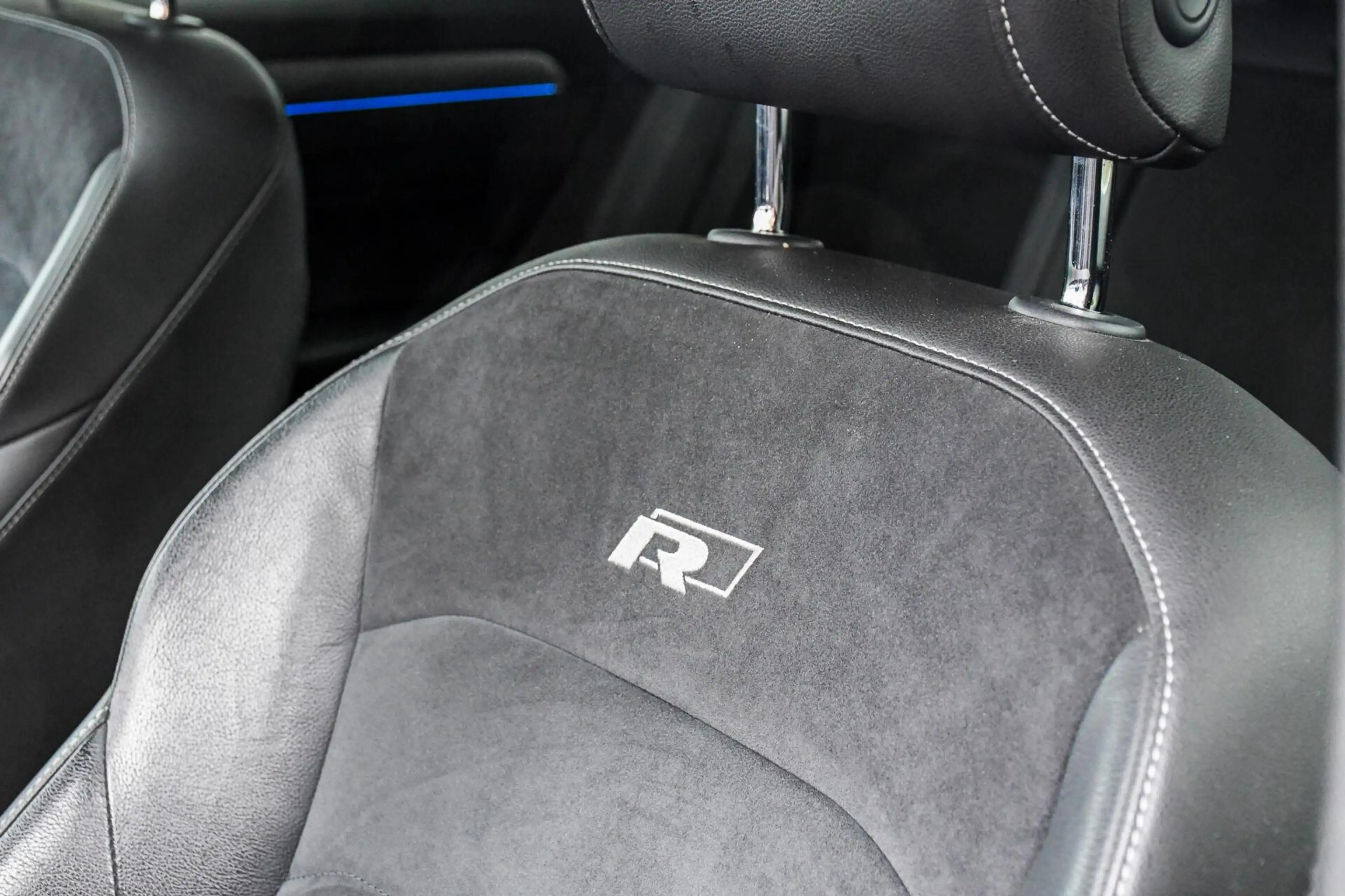 Volkswagen Arteon 1.5 TSI Business Panoramadak R-line Trekhaak — photo 40