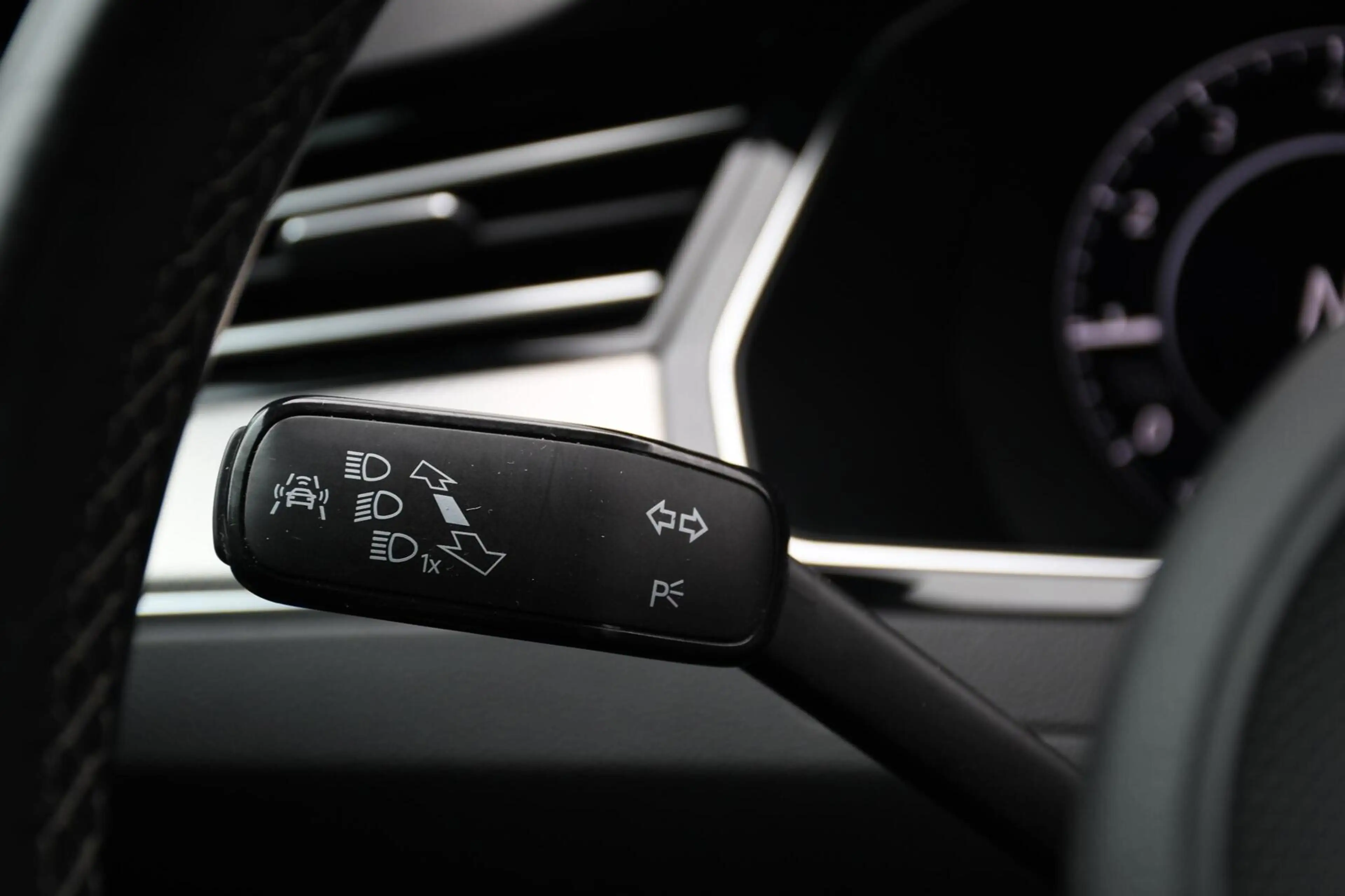 Volkswagen Arteon 1.5 TSI Business Panoramadak R-line Trekhaak — photo 24
