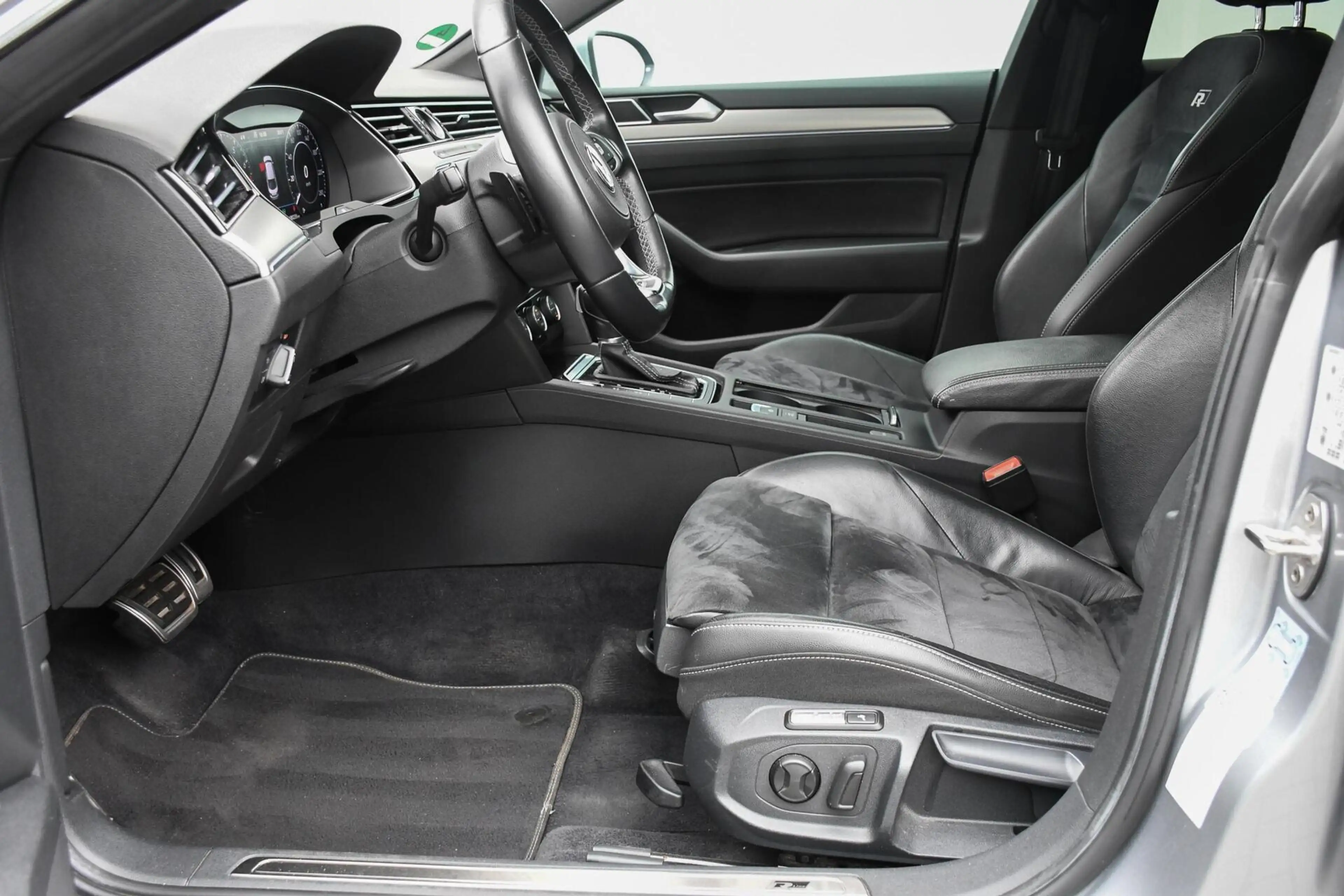 Volkswagen Arteon 1.5 TSI Business Panoramadak R-line Trekhaak — photo 41
