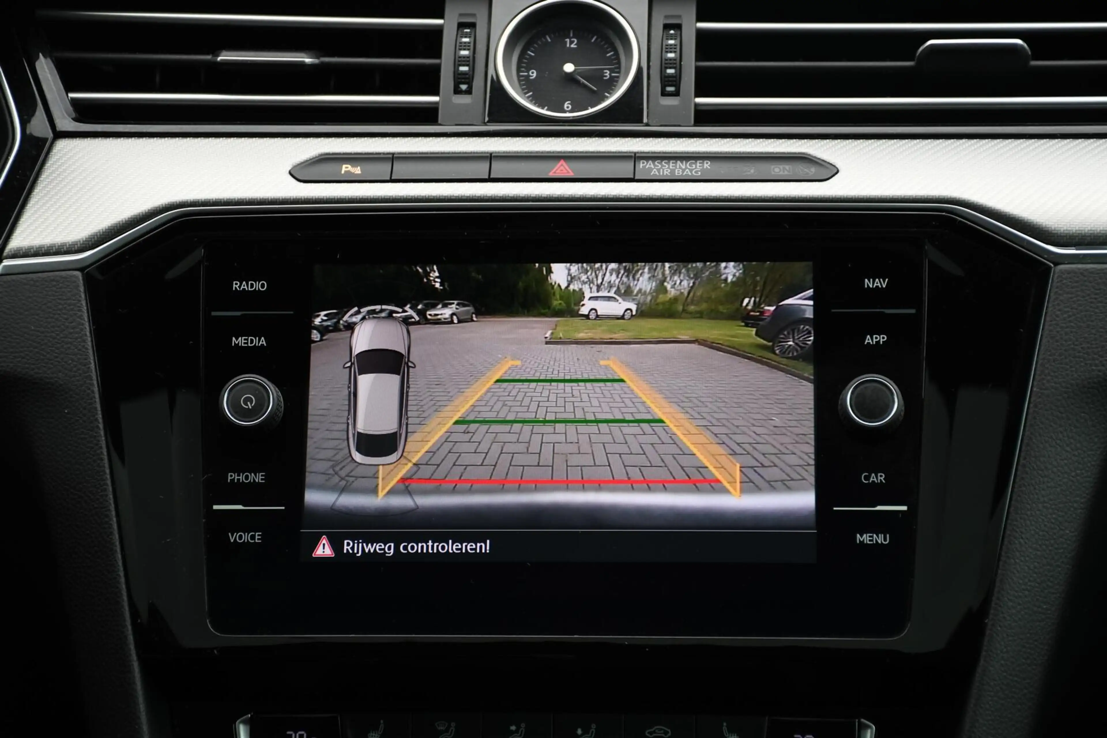 Volkswagen Arteon 1.5 TSI Business Panoramadak R-line Trekhaak — photo 17