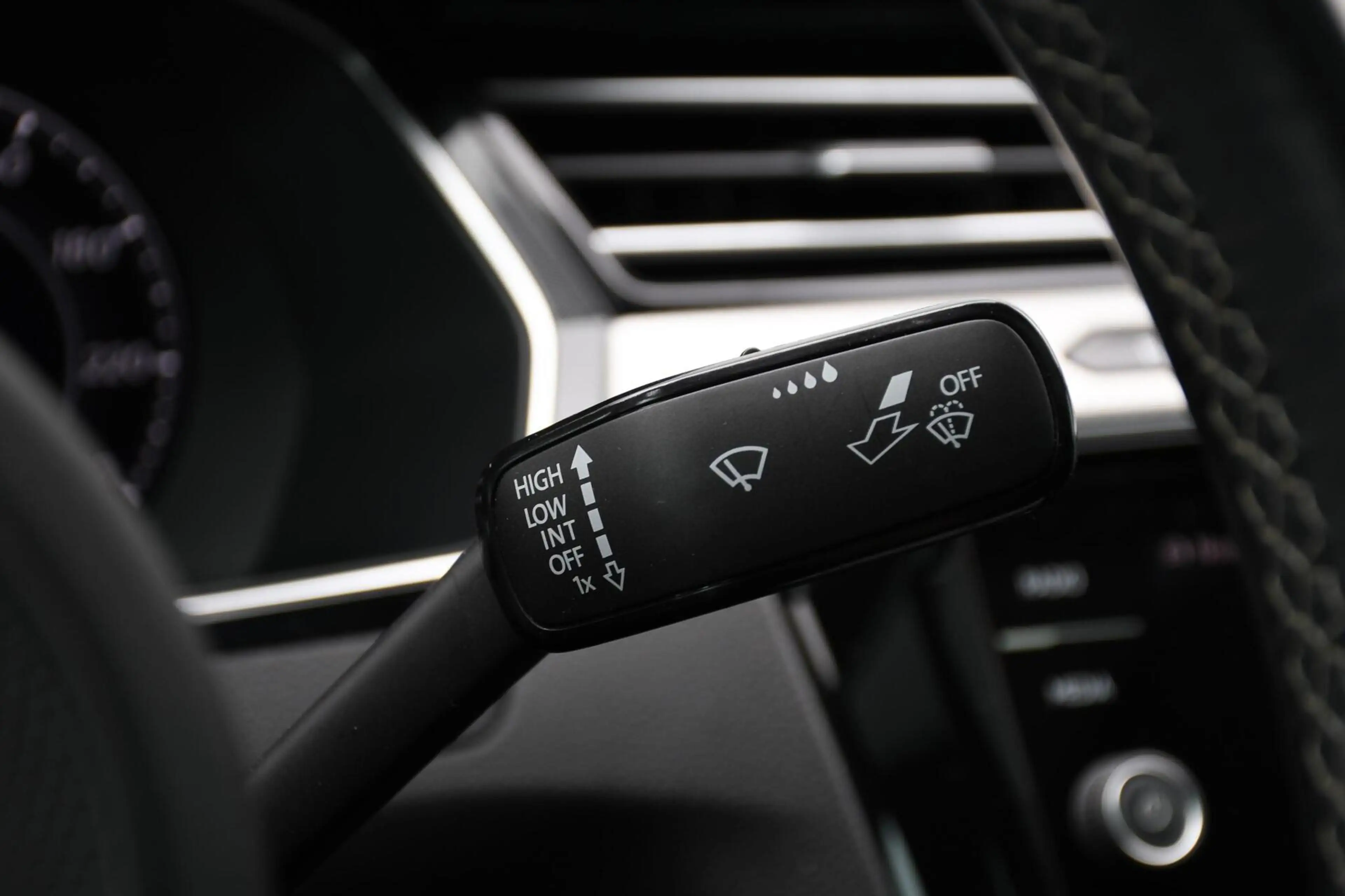 Volkswagen Arteon 1.5 TSI Business Panoramadak R-line Trekhaak — photo 23