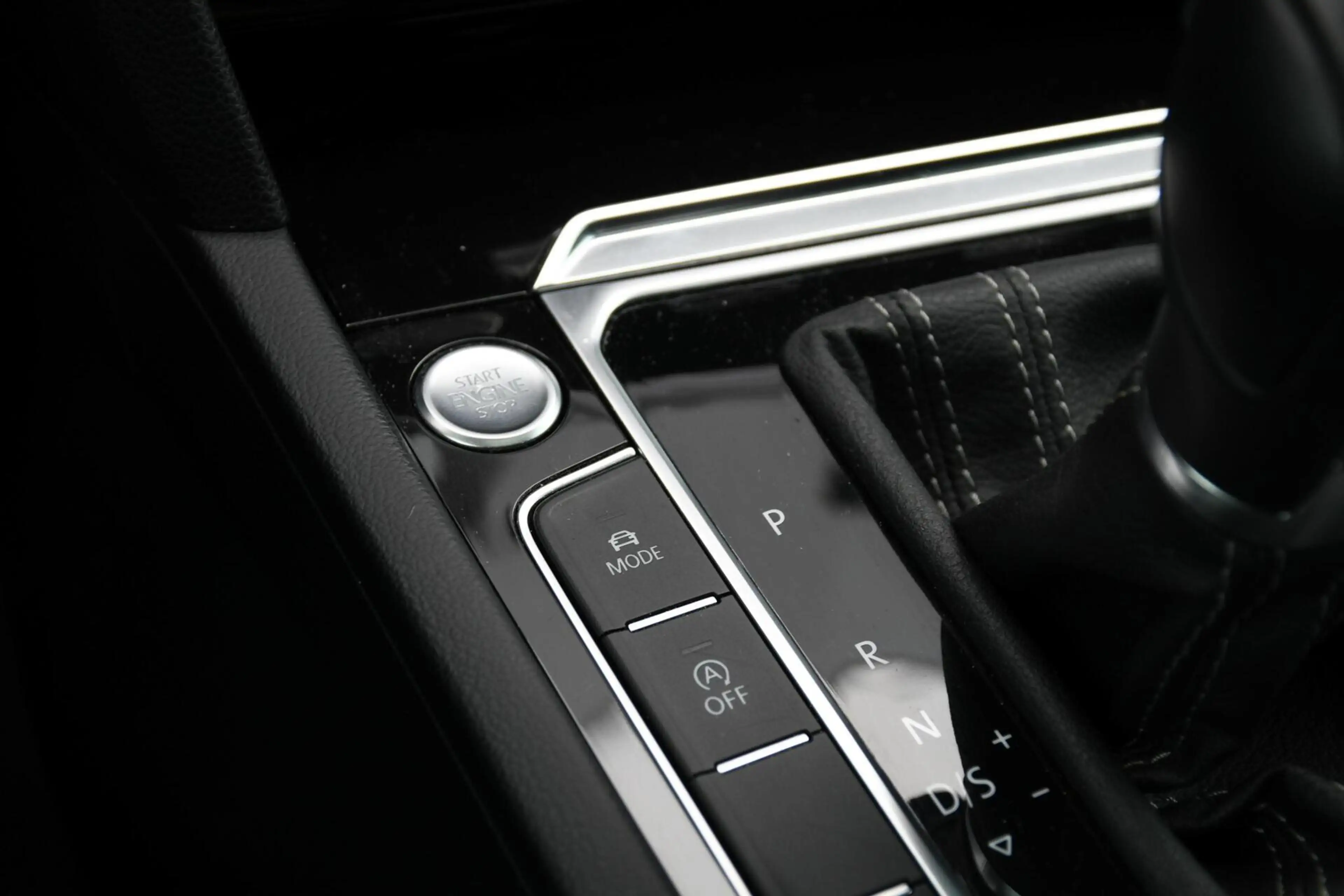 Volkswagen Arteon 1.5 TSI Business Panoramadak R-line Trekhaak — photo 27