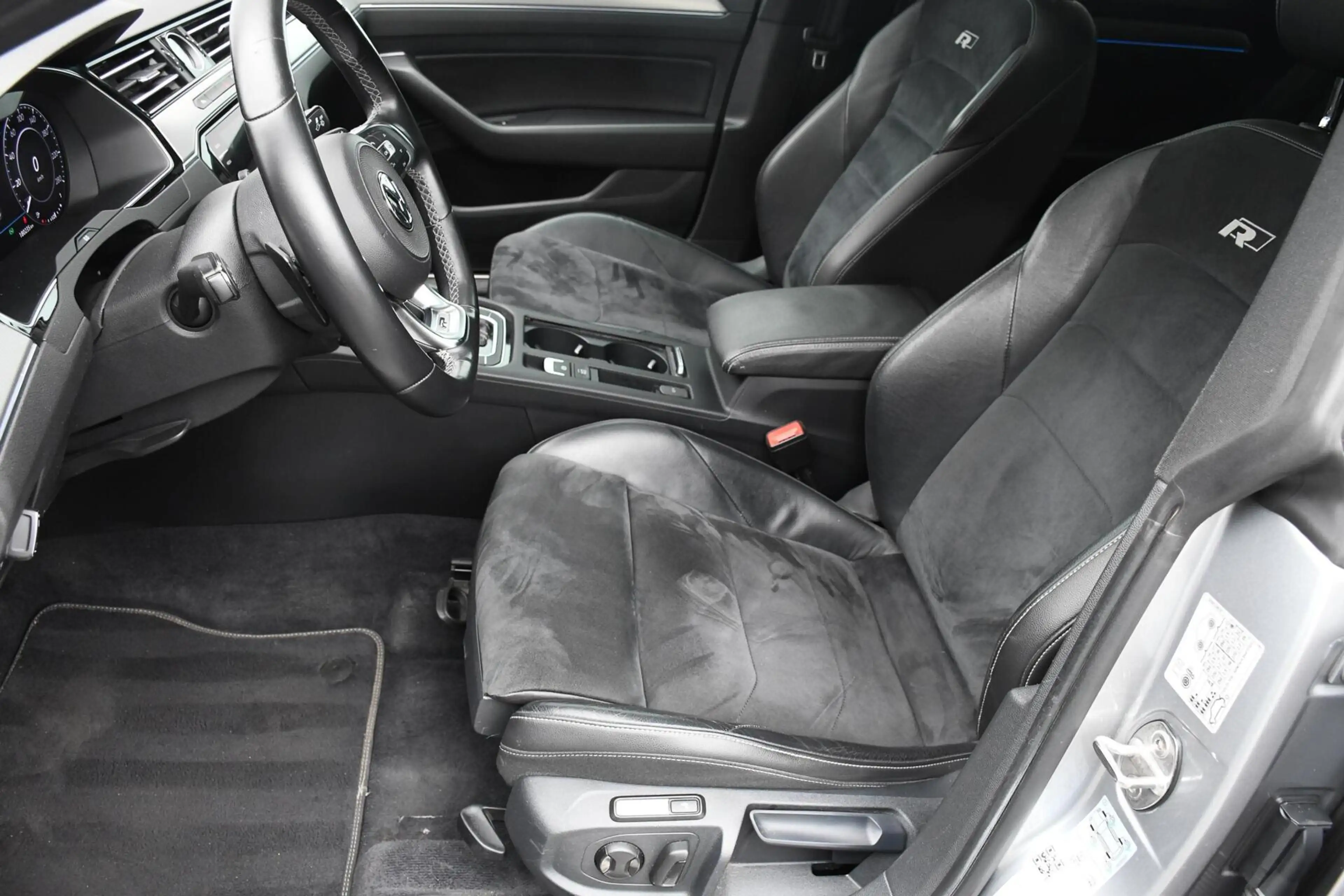 Volkswagen Arteon 1.5 TSI Business Panoramadak R-line Trekhaak — photo 6