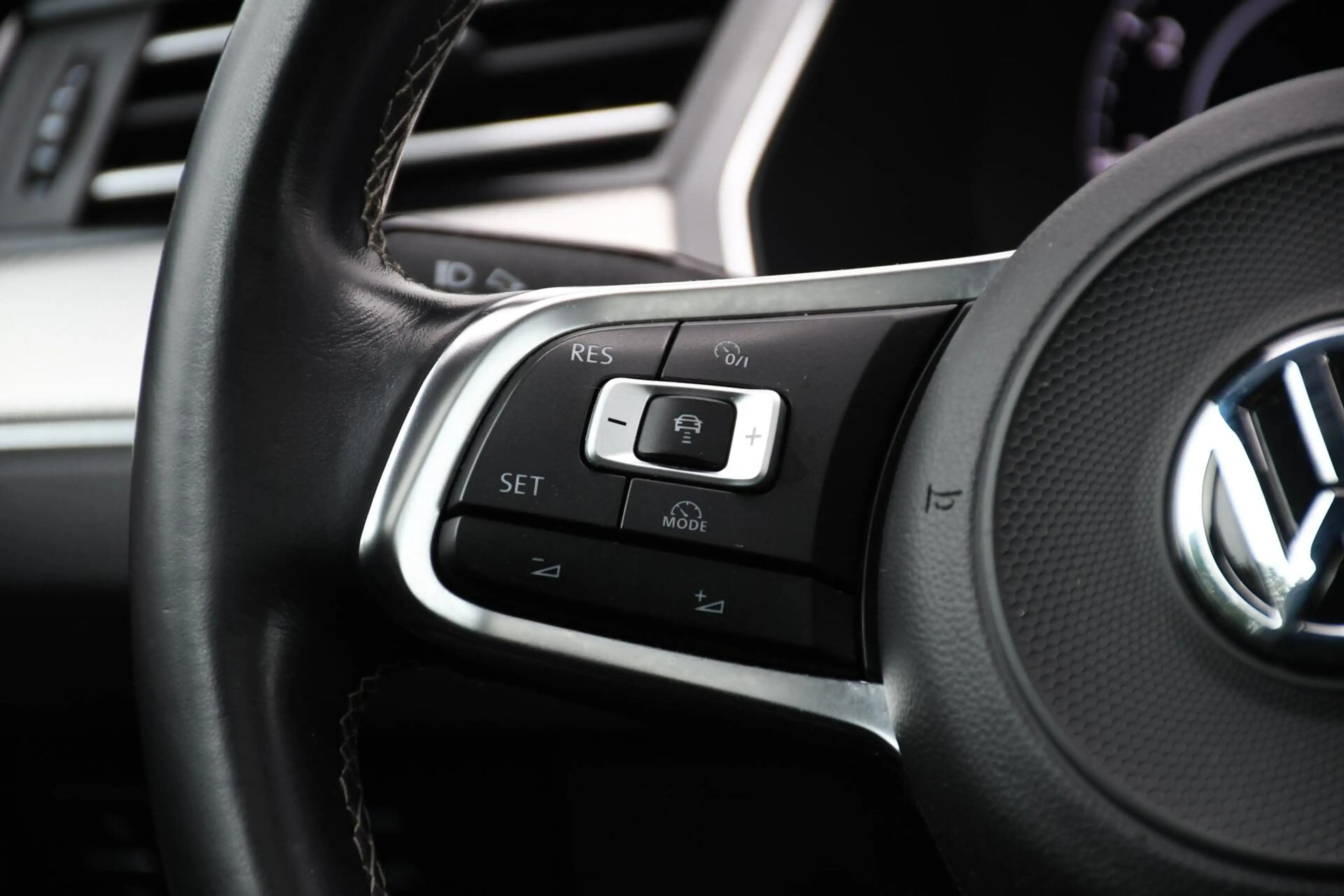 Volkswagen Arteon 1.5 TSI Business Panoramadak R-line Trekhaak — photo 8