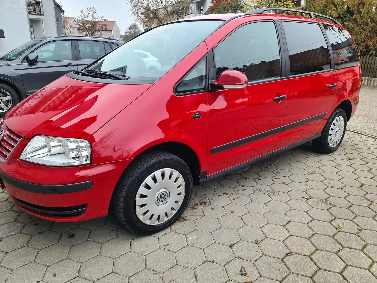Volkswagen Sharan Sharan Diesel 2.0 TDI DPF Trendline Rot - 1