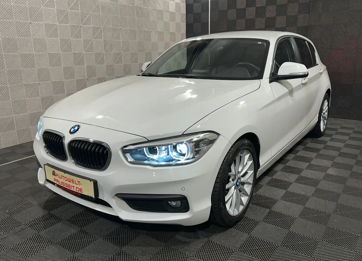 BMW 118 i Lim.*ADVANTAGE*LED-HIFI-ACC-PDC-NAVI-SHZ Blanc - 2