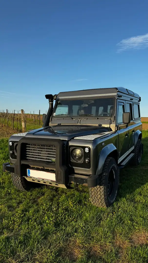 Land Rover Defender 110 Station Wagon E - 1