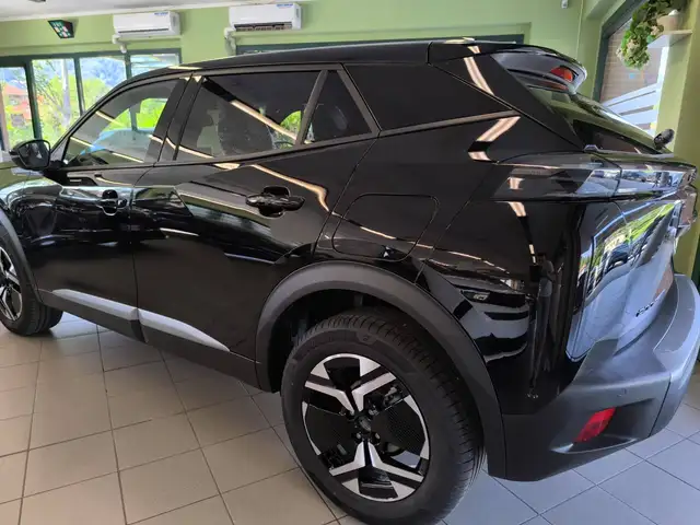 Peugeot 2008 view 8