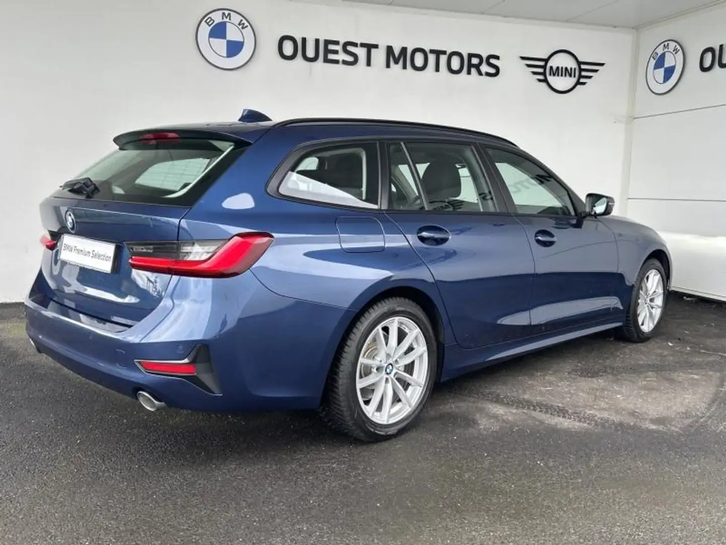 BMW 318 318dA MH 150ch Lounge - 2