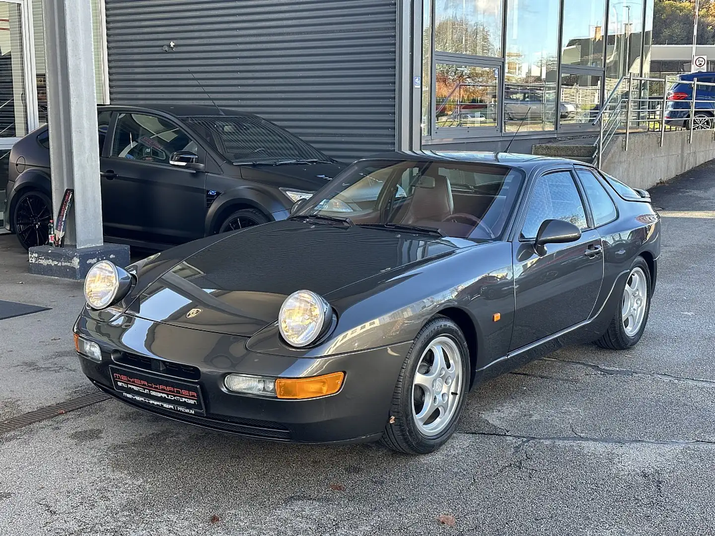 Porsche 968 Coupé nur 24.000km, 6Gang Schaltgetriebe, Klima... Šedá - 1