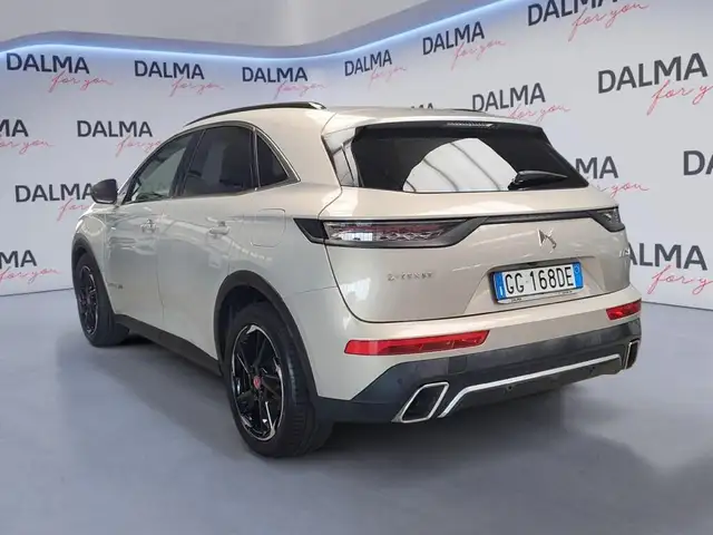 DS Automobiles DS 7 Crossback view 3