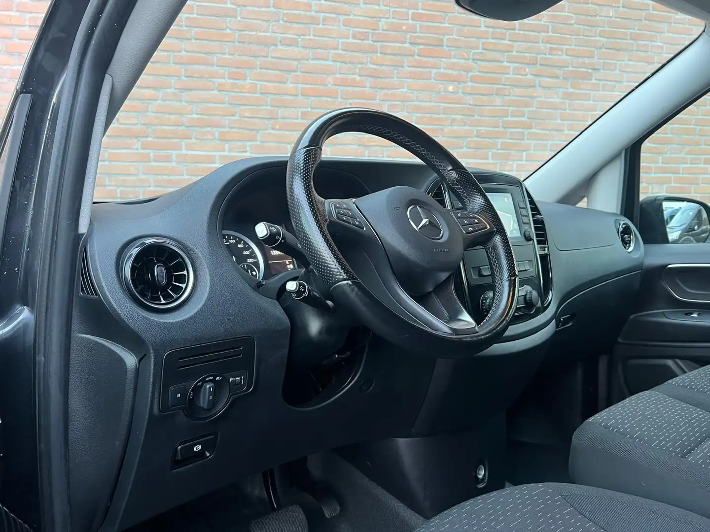 Mercedes-Benz Vito 114CDI 136PK XL 9G-Tronic / Distronic / 2.500KG Tr Gris - 2