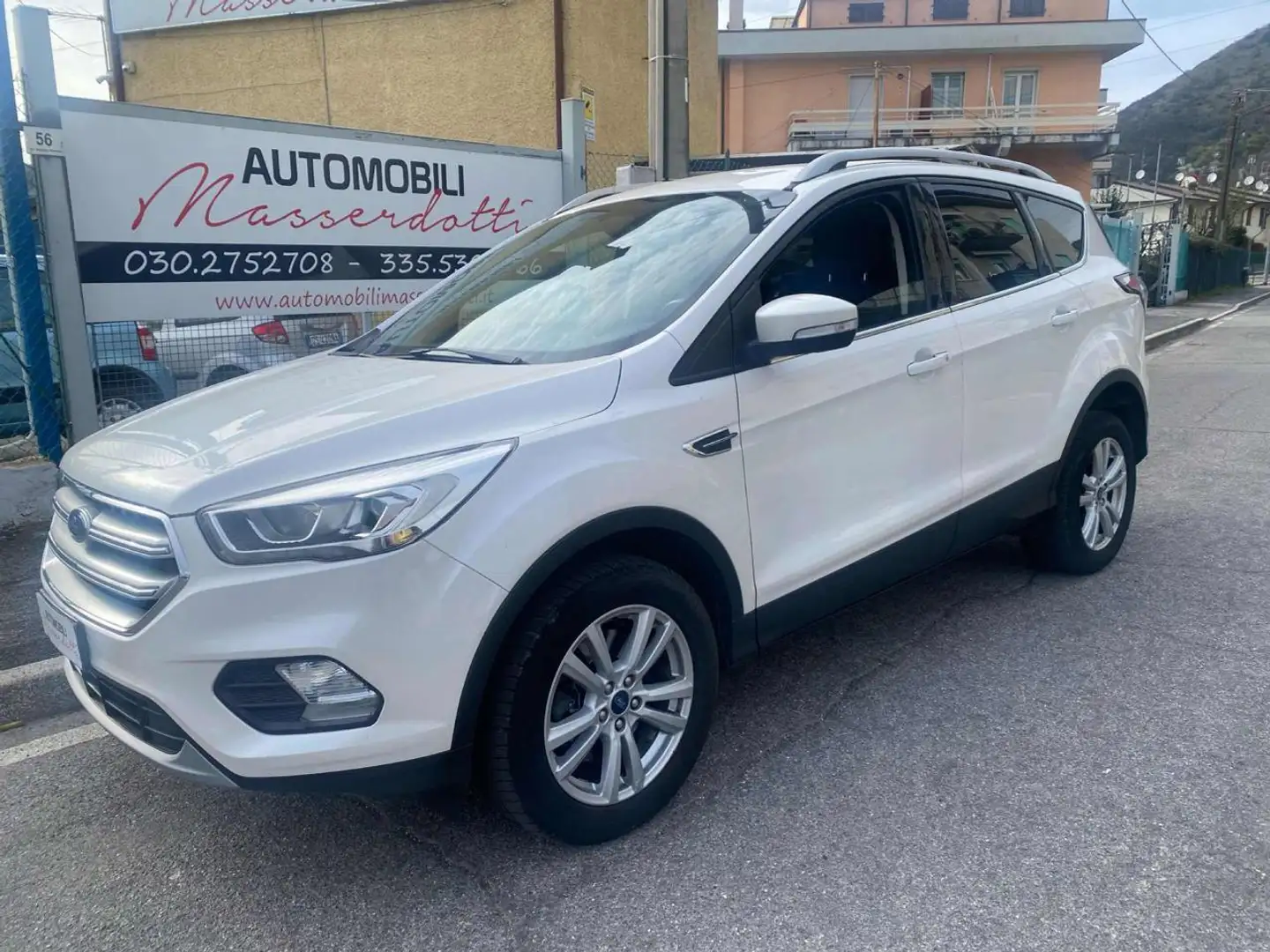 Ford Kuga 2.0 TDCI 120 CV S&S 2WD Powershift Stealth Weiß - 1