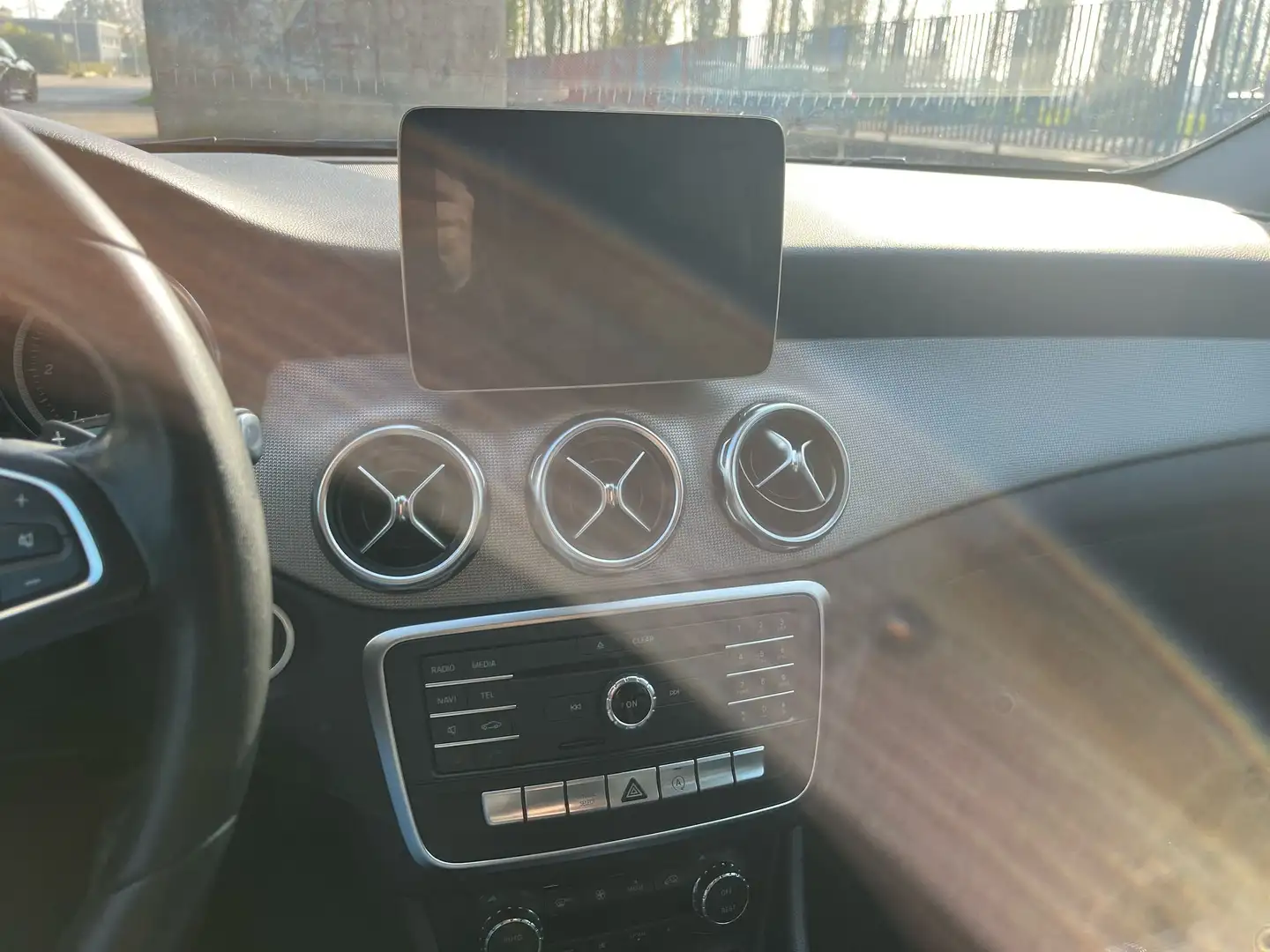 Mercedes-Benz GLA 180 GLA 180 d Business auto Grigio - 2