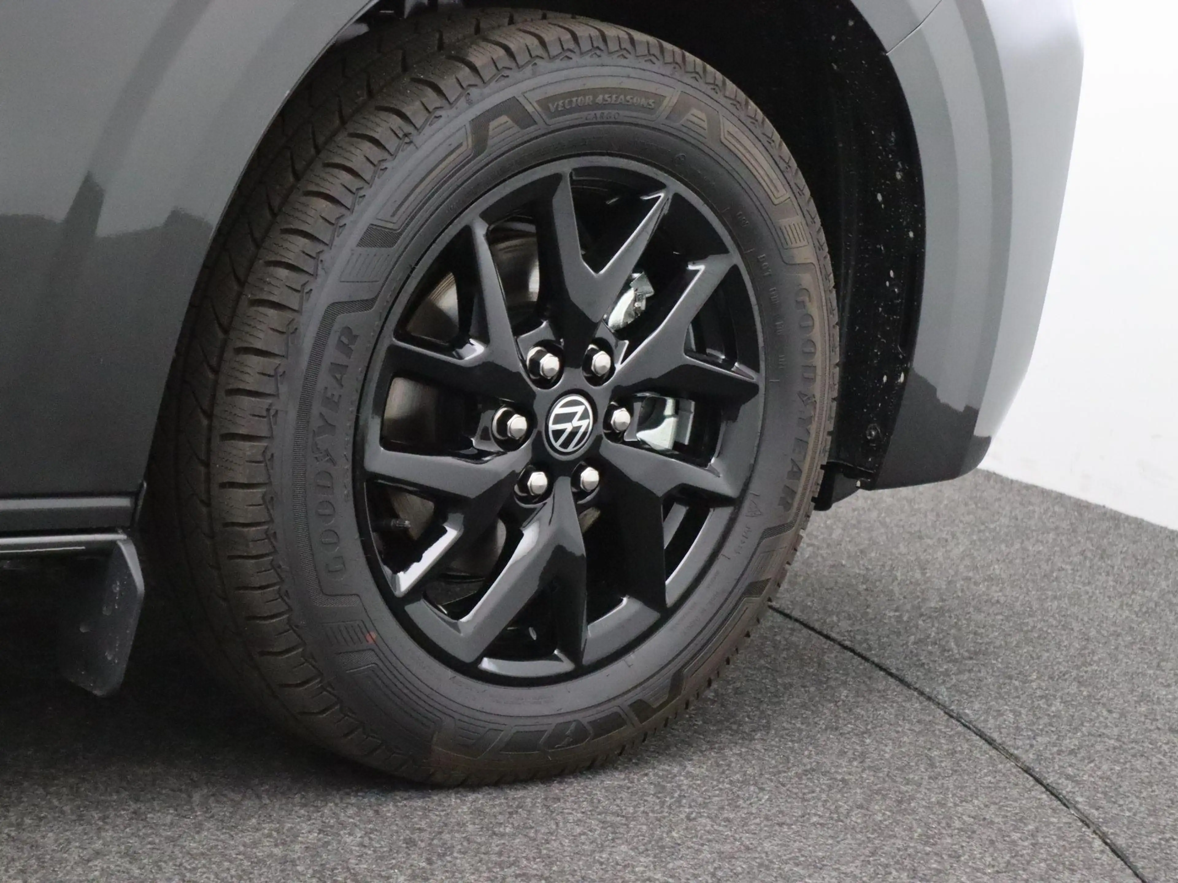 Volkswagen Transporter Caravelle 2.5 L2H1 eHybrid Style 233PK Aut. 360gr. — photo 17