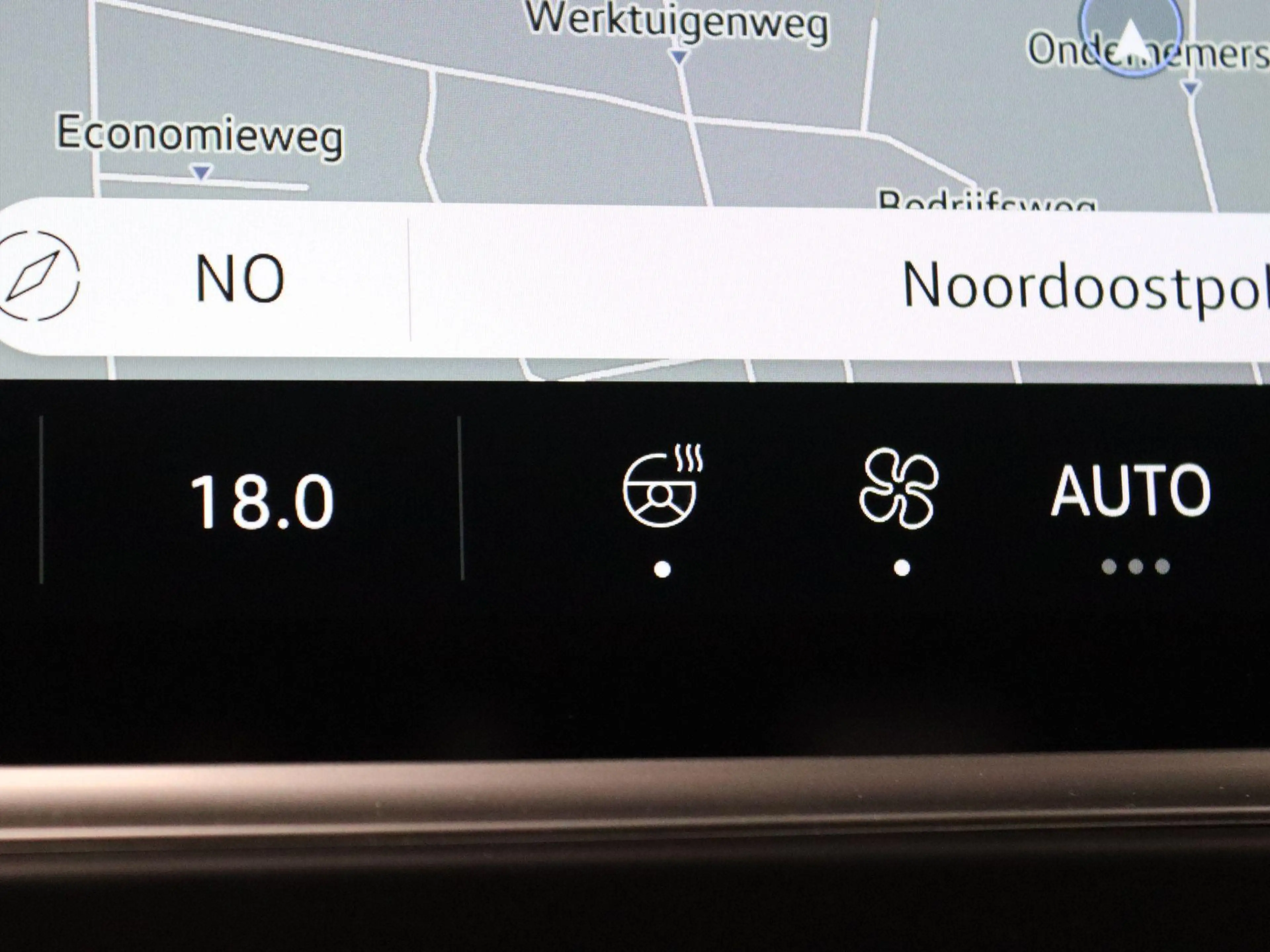 Volkswagen Transporter Caravelle 2.5 L2H1 eHybrid Style 233PK Aut. 360gr. — photo 31