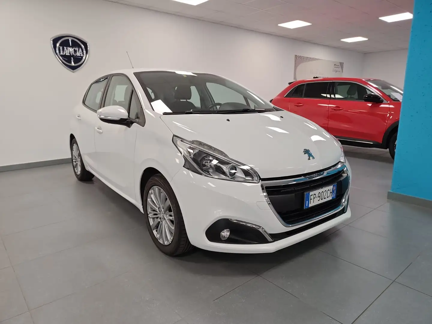 Peugeot 208 5p 1.2 puretech Allure 82cv Blanc - 1