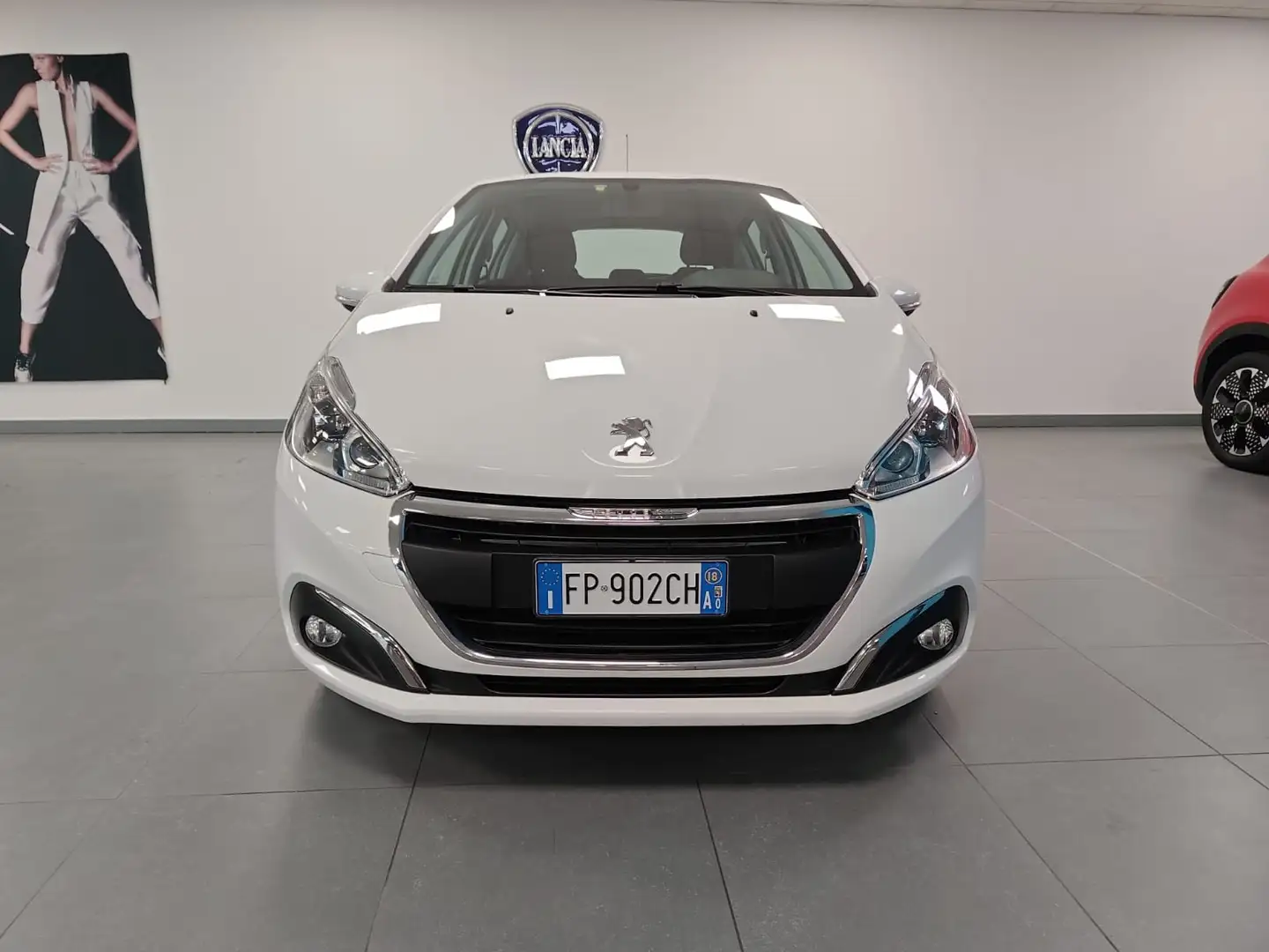 Peugeot 208 5p 1.2 puretech Allure 82cv Blanc - 2