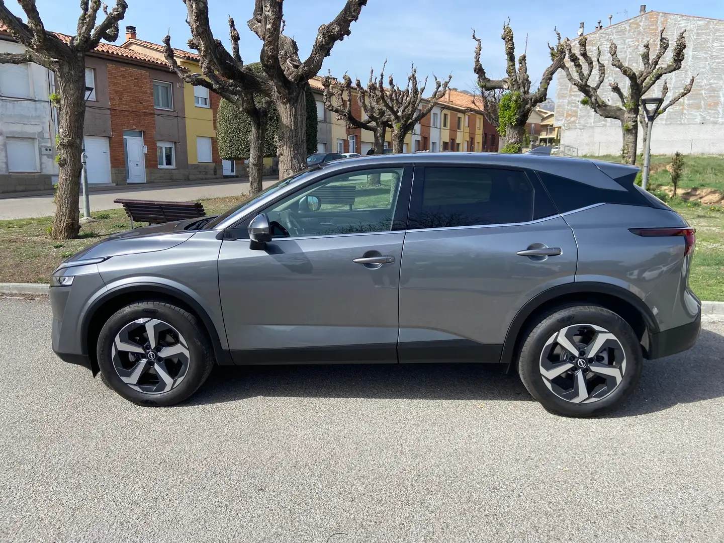 Nissan Qashqai Qashqai 1.3 DIG-T mHEV 12V N-Connecta 4x2 Aut. 116kW N-Connecta Gris - 2