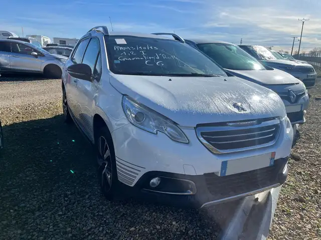 Peugeot 2008 2008 1.2i PureTech 110 Urban Cross / DW035