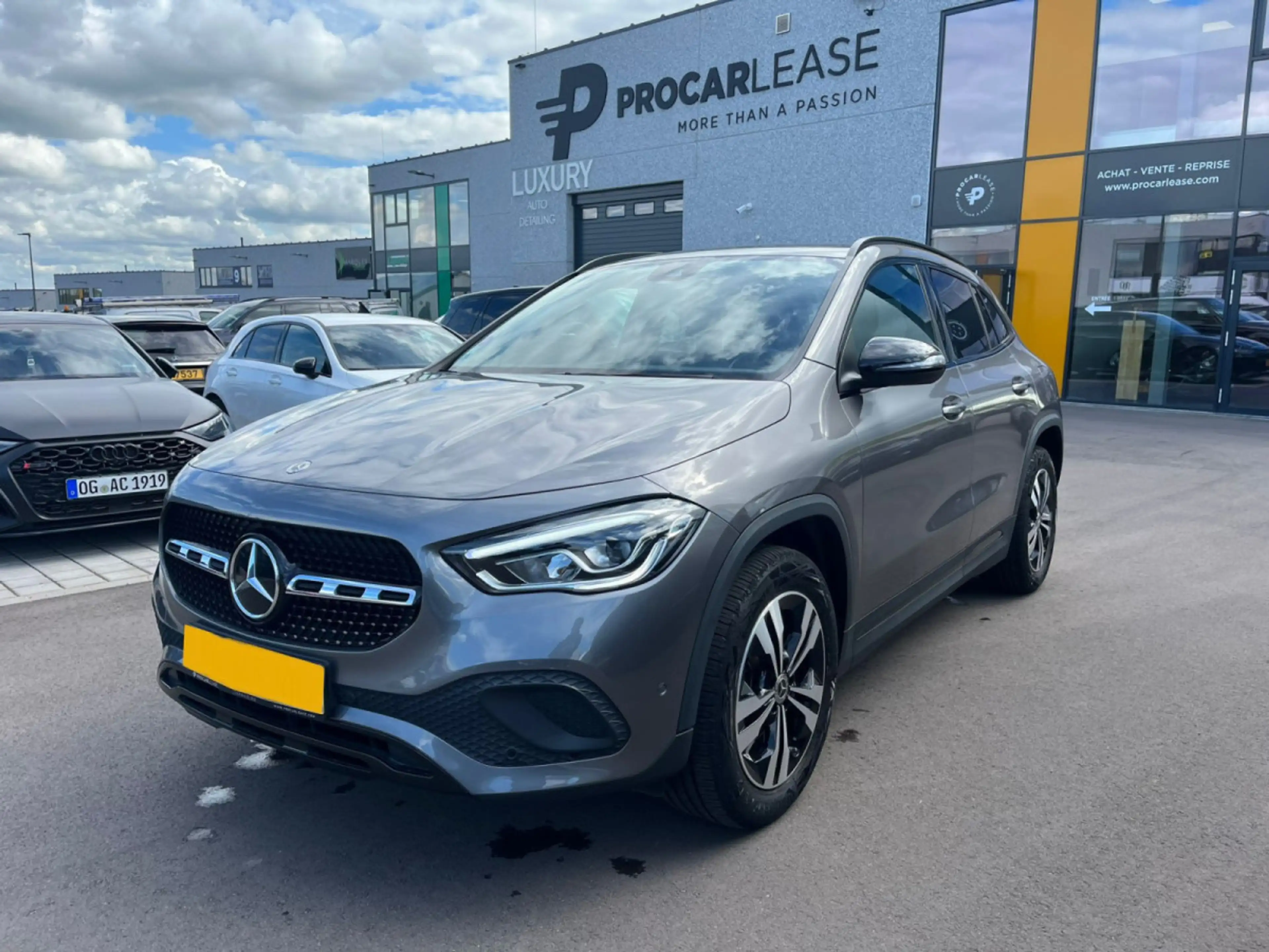 Mercedes-Benz GLA 180 GLA 180/APPLECARPLAY/AMG/18/KAMERA/LED/MERCEDES SE