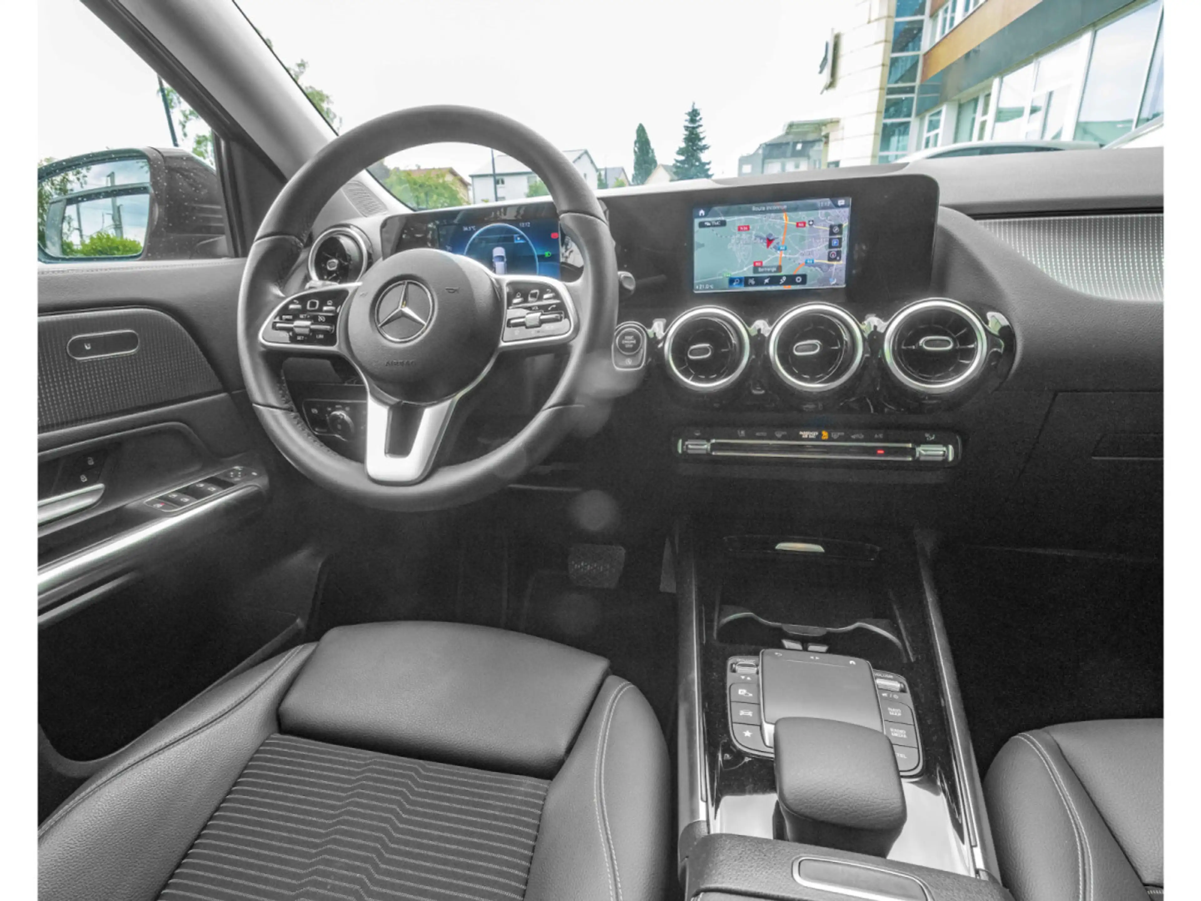 Mercedes-Benz GLA 180 GLA 180/APPLECARPLAY/AMG/18/KAMERA/LED/MERCEDES SE — photo 6