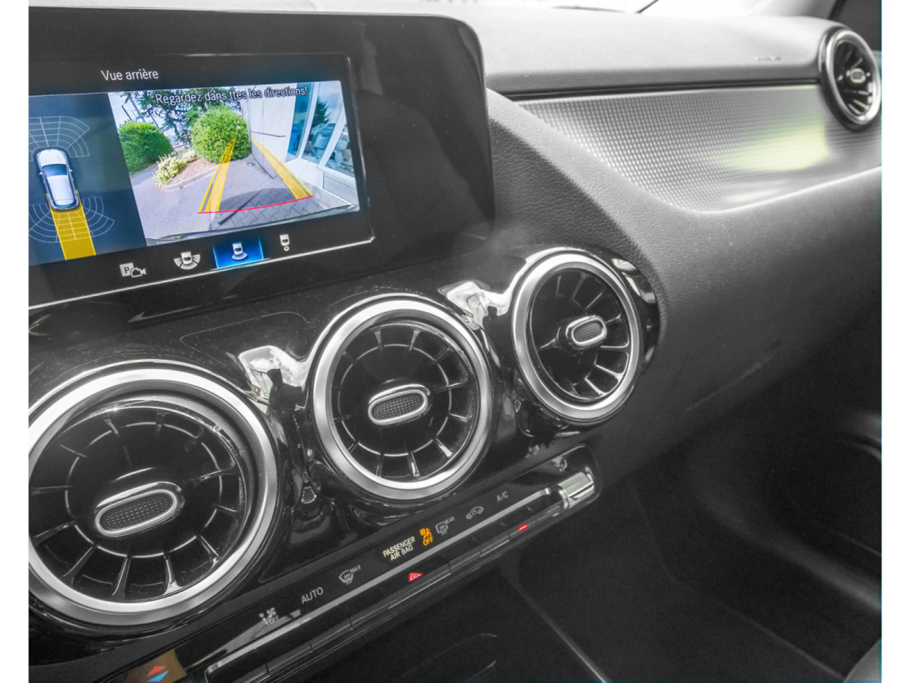 Mercedes-Benz GLA 180 GLA 180/APPLECARPLAY/AMG/18/KAMERA/LED/MERCEDES SE — photo 14