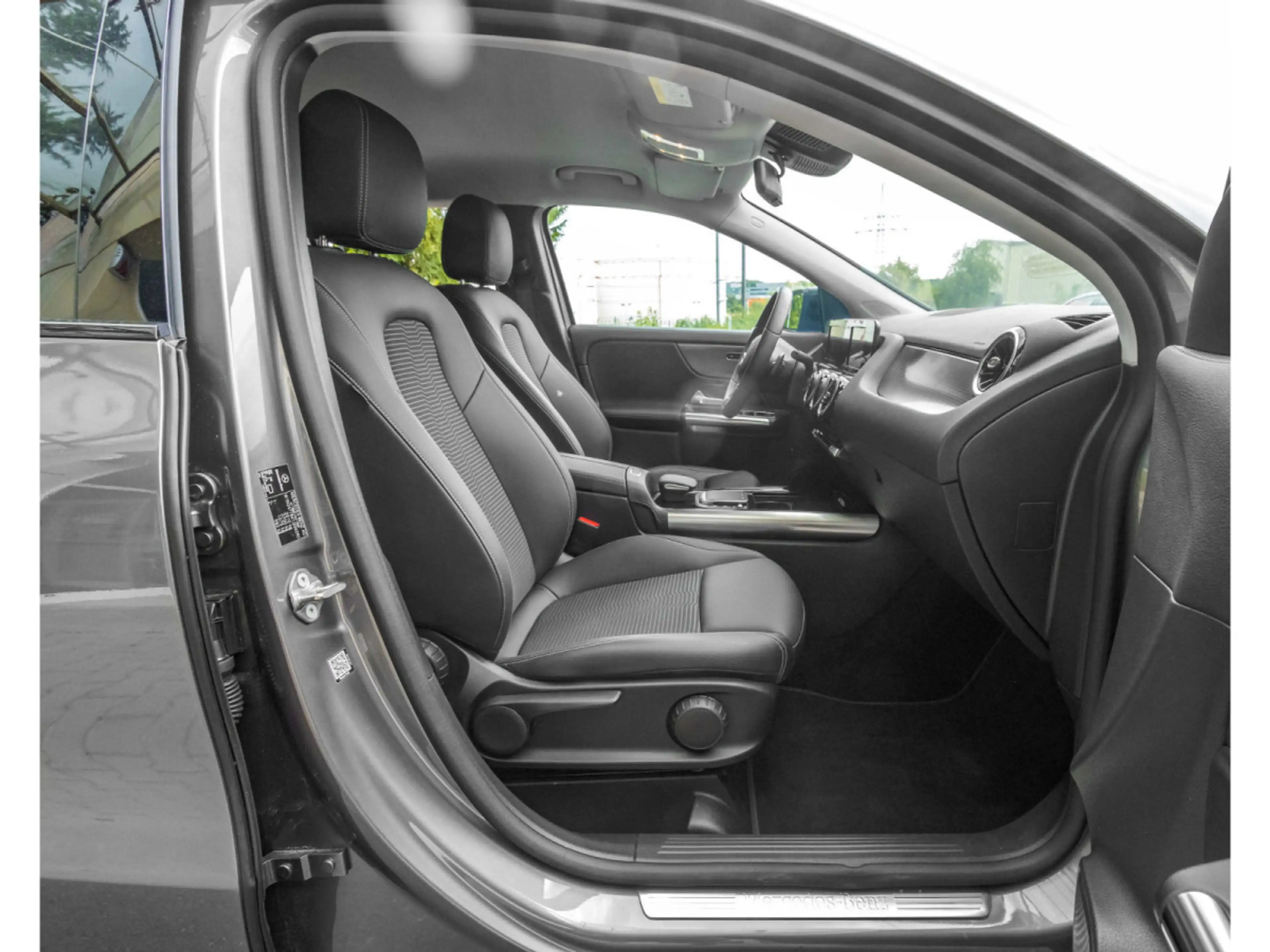 Mercedes-Benz GLA 180 GLA 180/APPLECARPLAY/AMG/18/KAMERA/LED/MERCEDES SE — photo 11