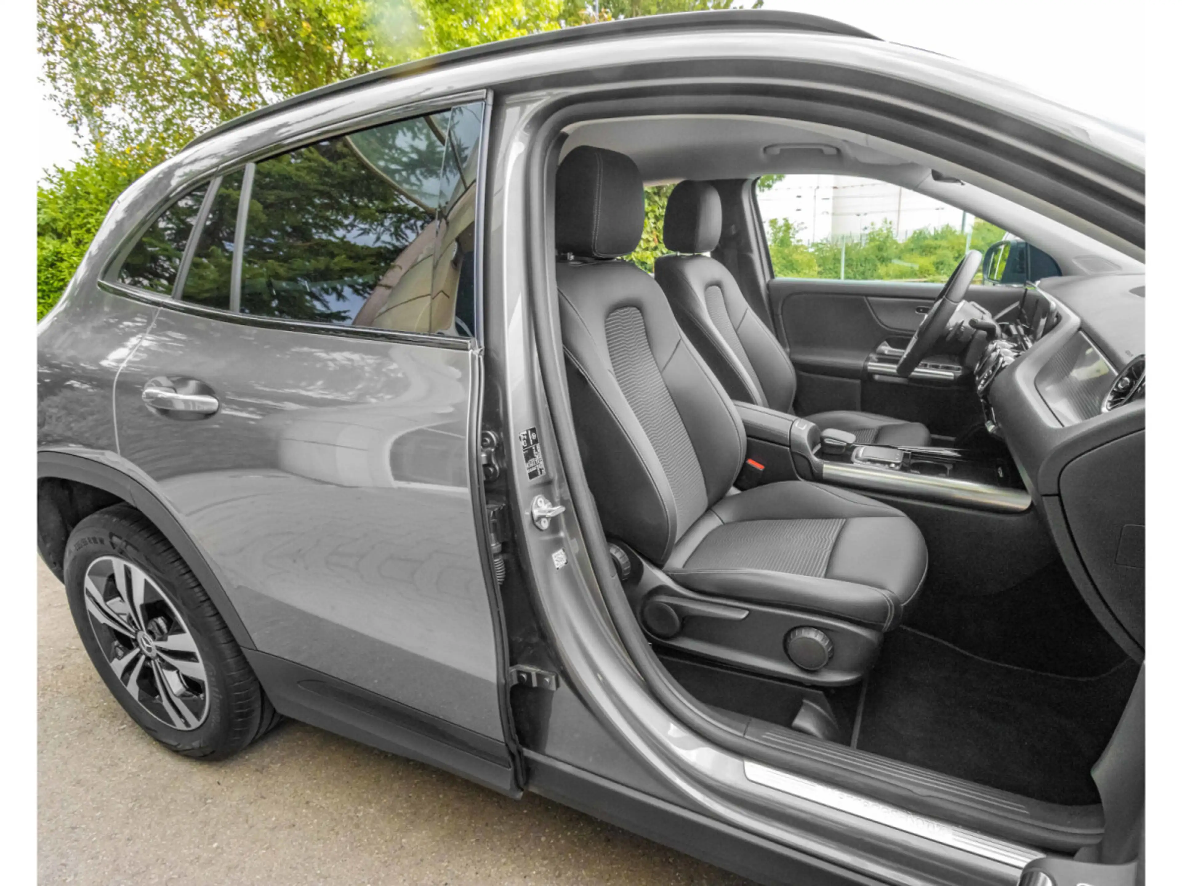 Mercedes-Benz GLA 180 GLA 180/APPLECARPLAY/AMG/18/KAMERA/LED/MERCEDES SE — photo 12