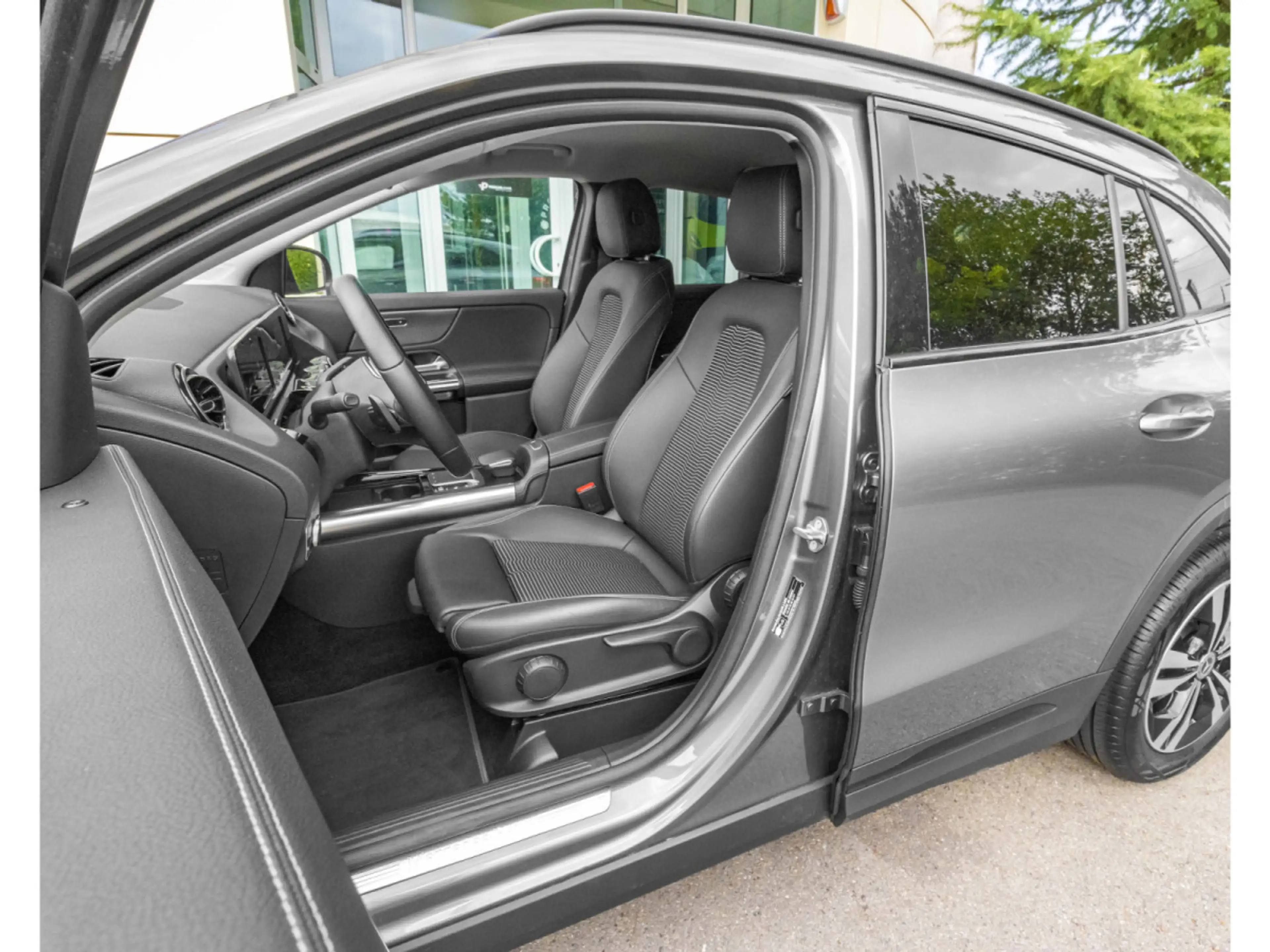 Mercedes-Benz GLA 180 GLA 180/APPLECARPLAY/AMG/18/KAMERA/LED/MERCEDES SE — photo 9