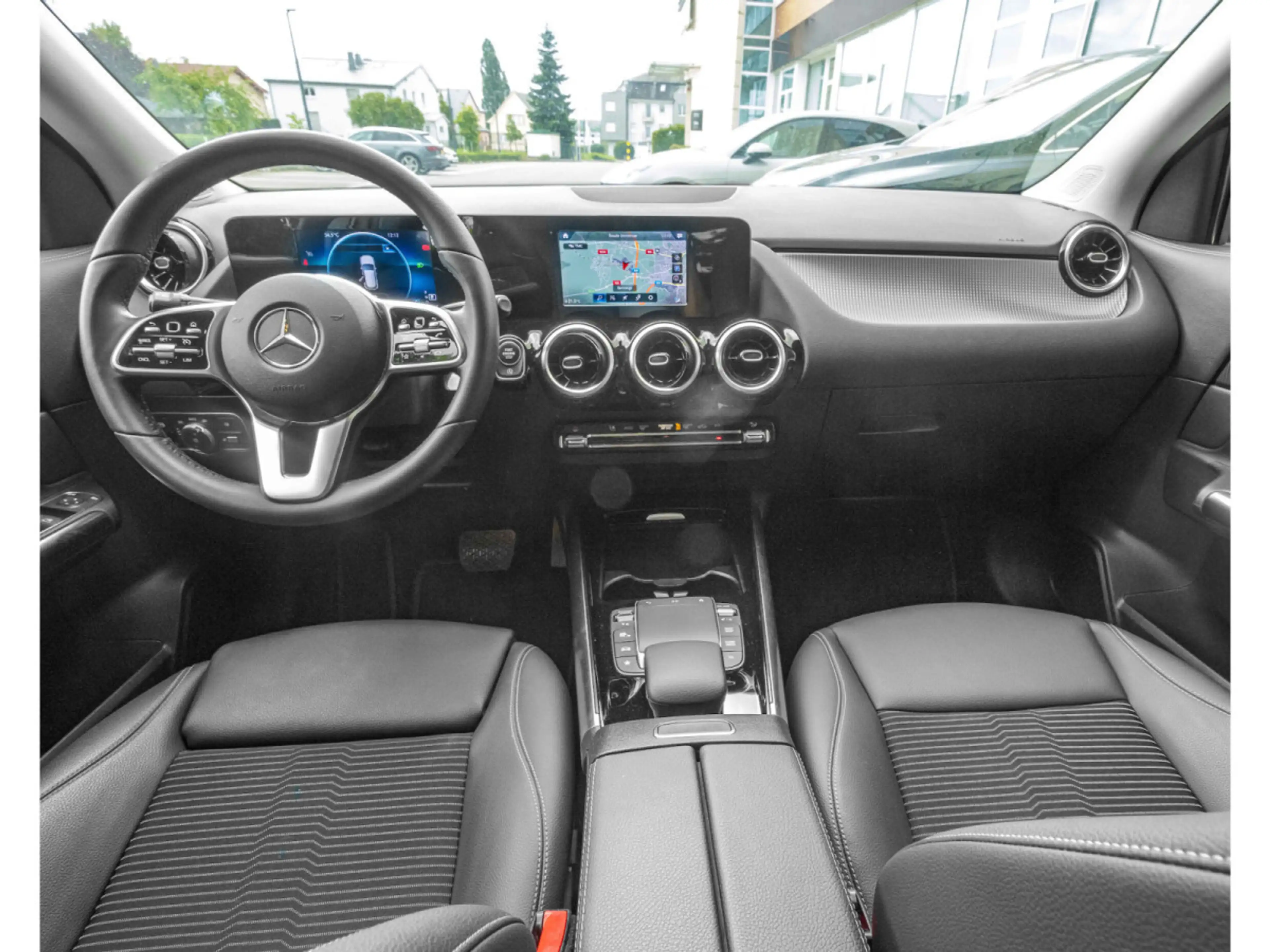 Mercedes-Benz GLA 180 GLA 180/APPLECARPLAY/AMG/18/KAMERA/LED/MERCEDES SE — photo 5