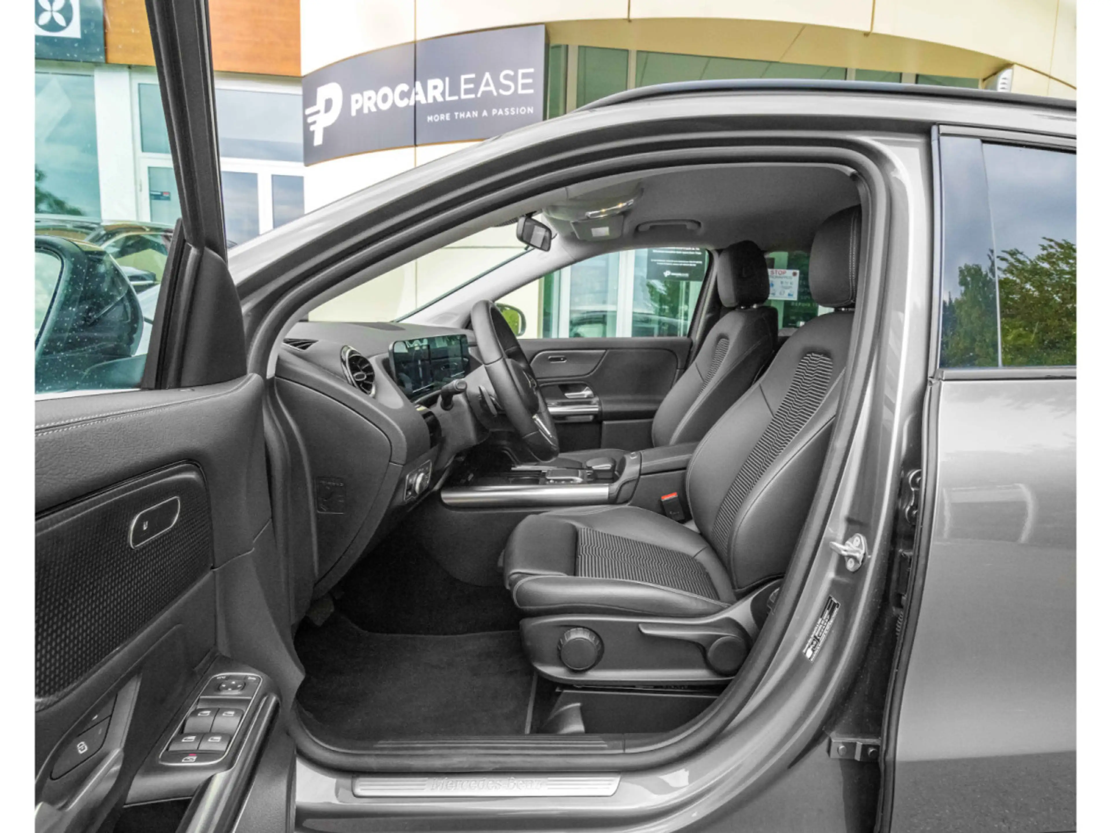 Mercedes-Benz GLA 180 GLA 180/APPLECARPLAY/AMG/18/KAMERA/LED/MERCEDES SE — photo 8