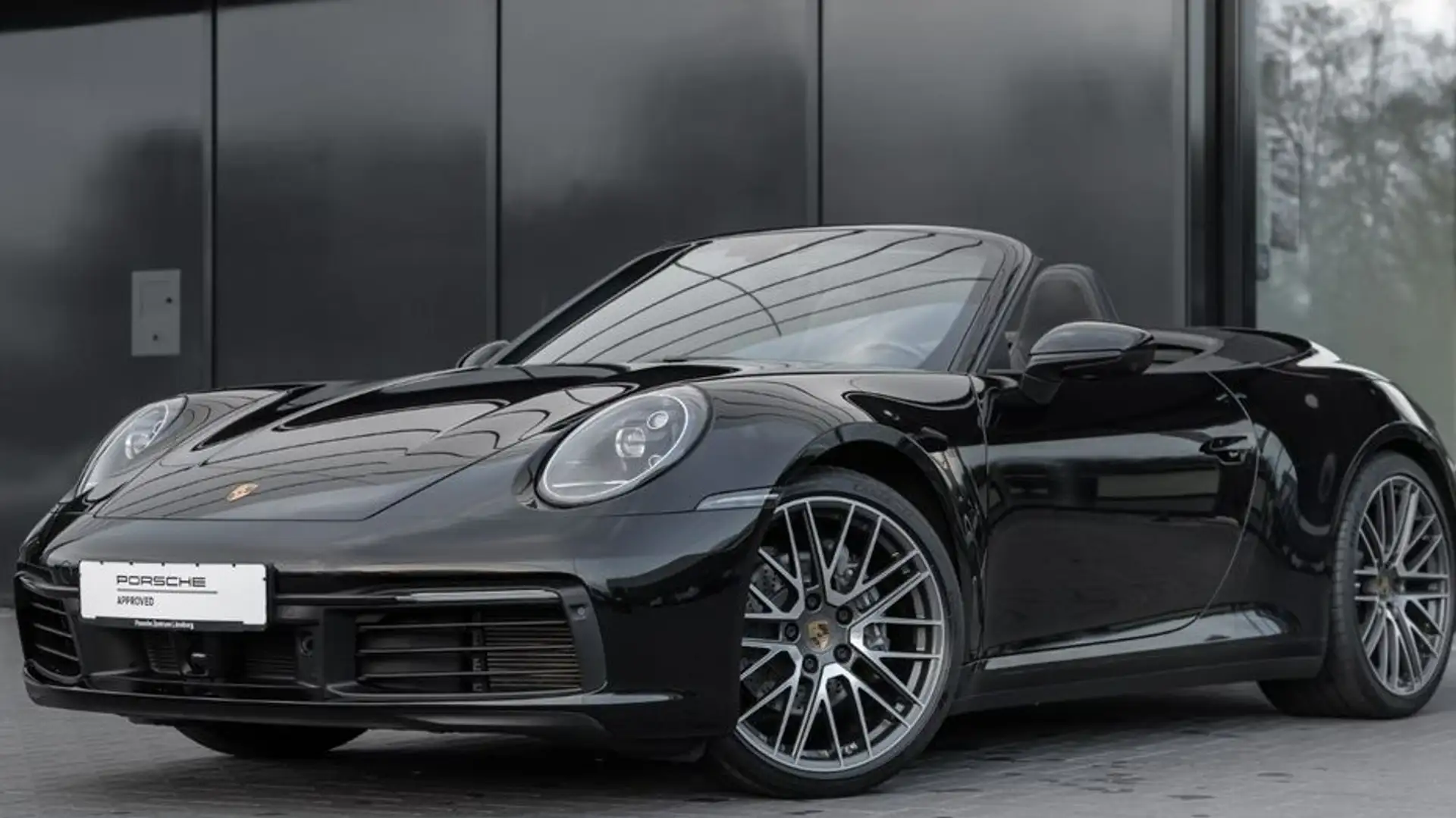 Porsche 992 Carrera 4 Cabriolet PDK Noir - 2