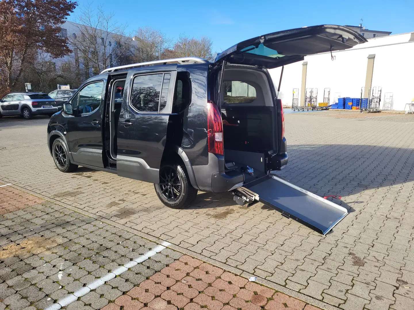 Peugeot Rifter Rifter PureTech 130 L2 EAT8 Allure Schwarz - 2