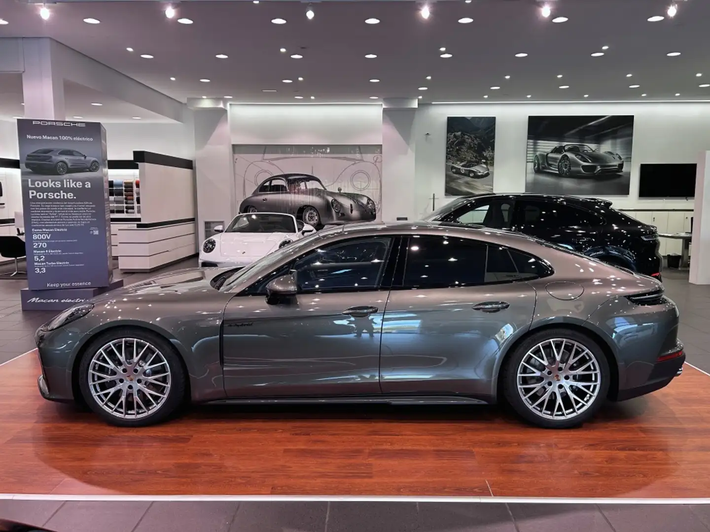 Porsche Panamera 4 E-Hybrid Aut. Verde - 2