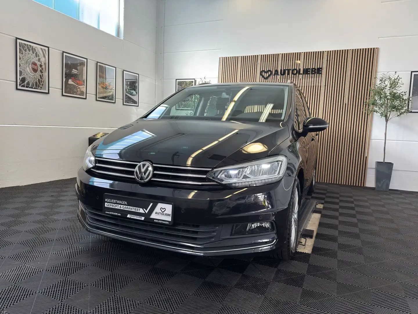 Volkswagen Touran 2.0 TDI Highline AHK*LED*ACC*PDC*2HAND Schwarz - 2