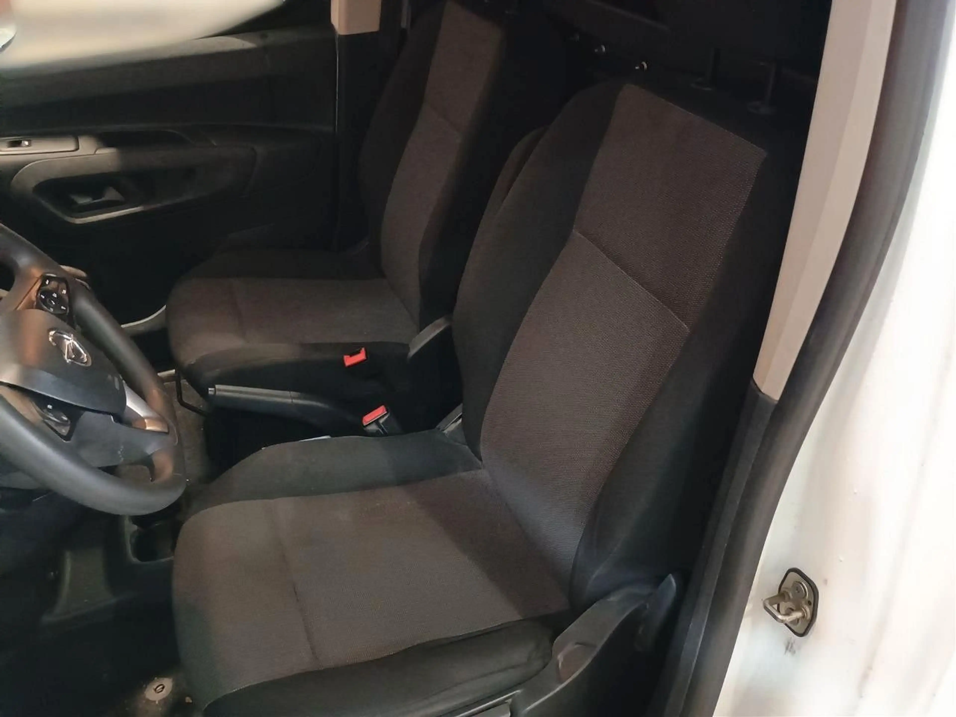Opel Combo E Cargo Edition mit Klimaanlage/Garantie — photo 8