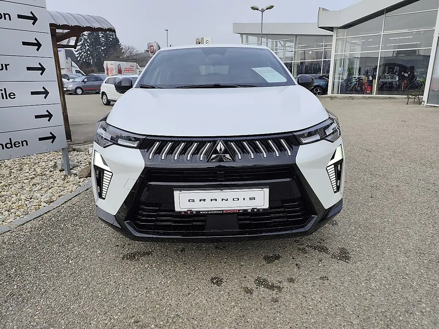 Mitsubishi Grandis 1,8 HEV Aut. Invite Weiß - 2