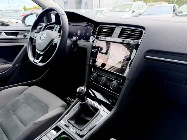 Volkswagen Golf view 12
